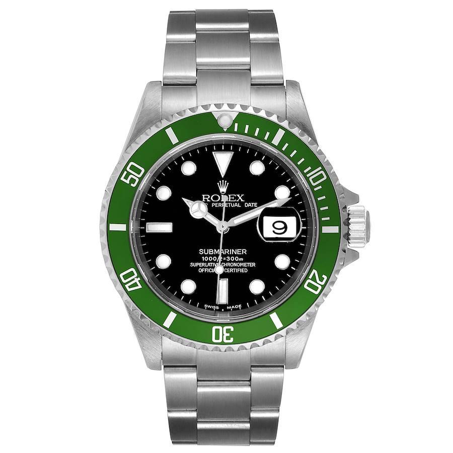 Rolex Submariner Green 50th Anniversary Flat 4 Watch 16610LV. Mouvement à remontage automatique certifié officiellement chronomètre. Boîtier oyster en acier inoxydable de 40.0 mm de diamètre. Logo Rolex sur une couronne. Lunette tournante