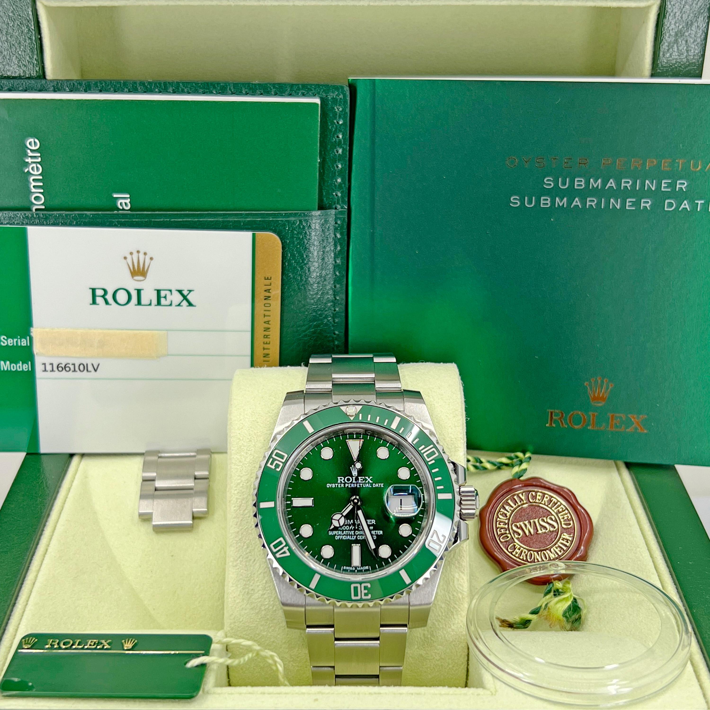 40 mm 904L stainless steel case, unidirectional rotatable Green Cerachrom time-lapse bezel, Green dial, Chromalight luminescent hands and hour markers, and Oyster Glidelock bracelet, clasp Folding Oysterlock safety clasp with Rolex Glidelock