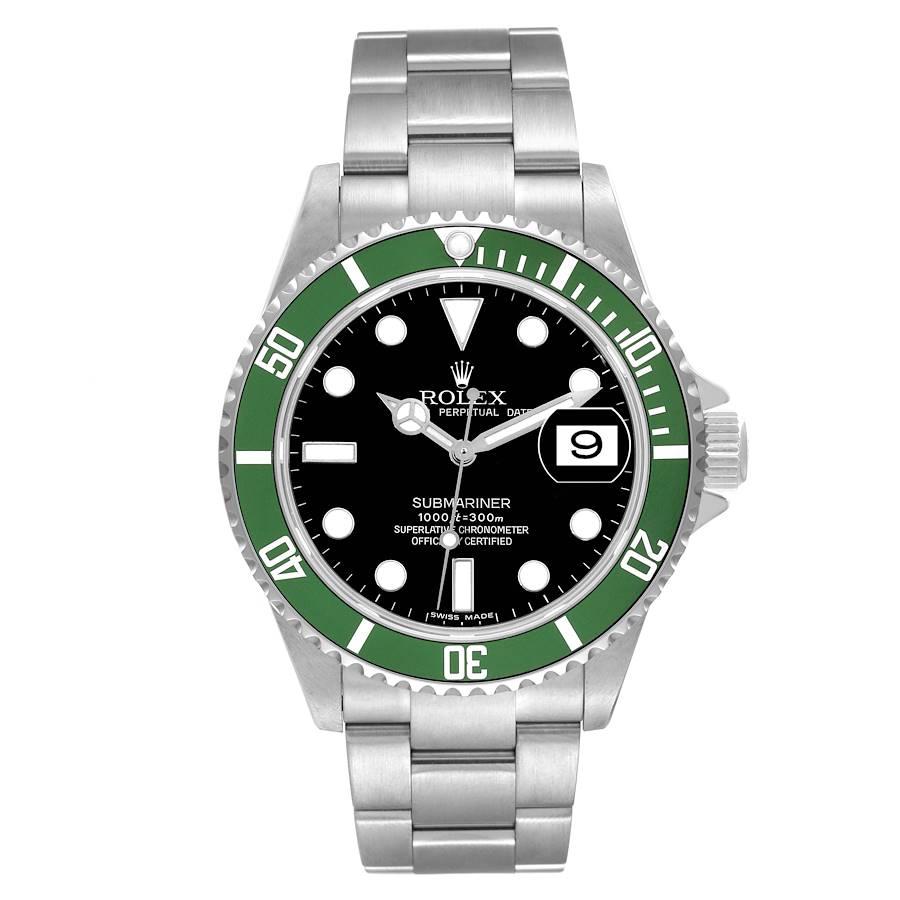 Rolex Submariner Kermit Green 50th Anniversary Steel Mens Watch 16610LV. Mouvement automatique à remontage automatique, officiellement certifié chronomètre. Boîtier oyster en acier inoxydable de 40.0 mm de diamètre. Logo Rolex sur la couronne.