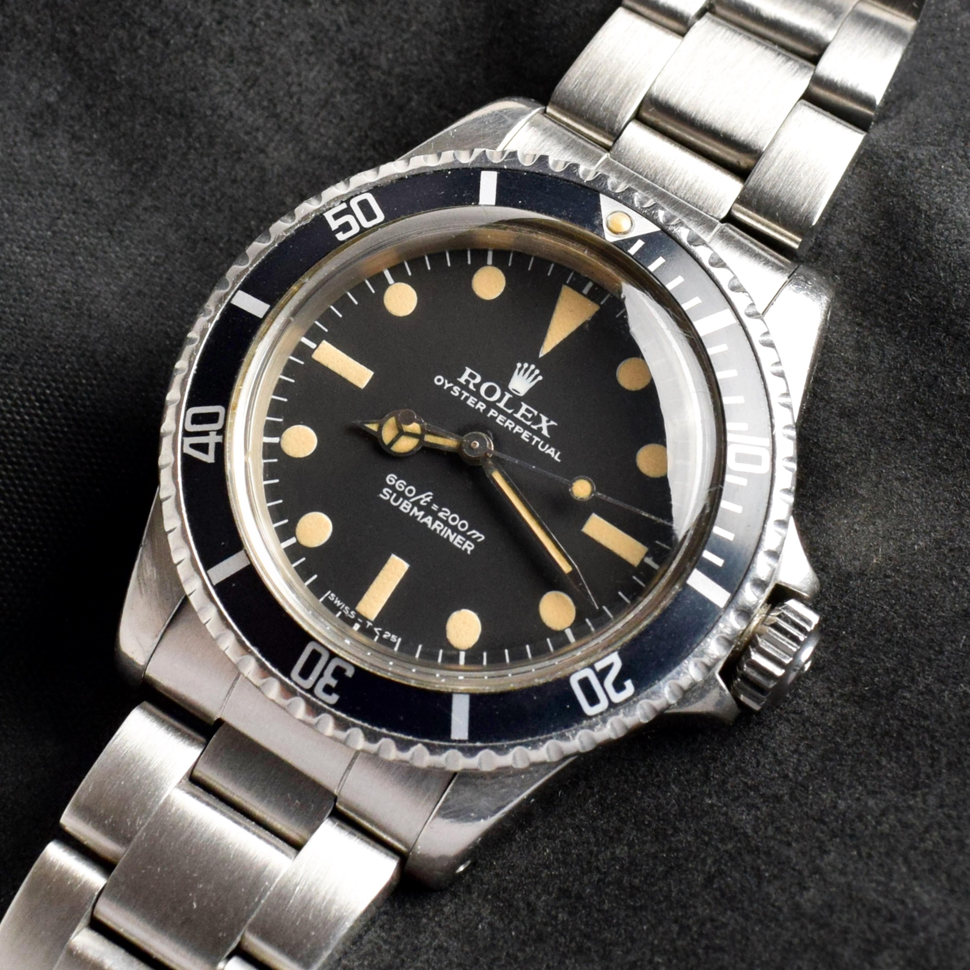 Marque : Vintage Rolex
Modèle : 5513
Année : 1977
Numéro de série : 51xxxxx
Référence : C03713

Boîtier : Montre des signes d'usure avec un léger polissage antérieur ; le fond du boîtier est estampillé 5513.

Cadran : Excellent état Cadran mat où