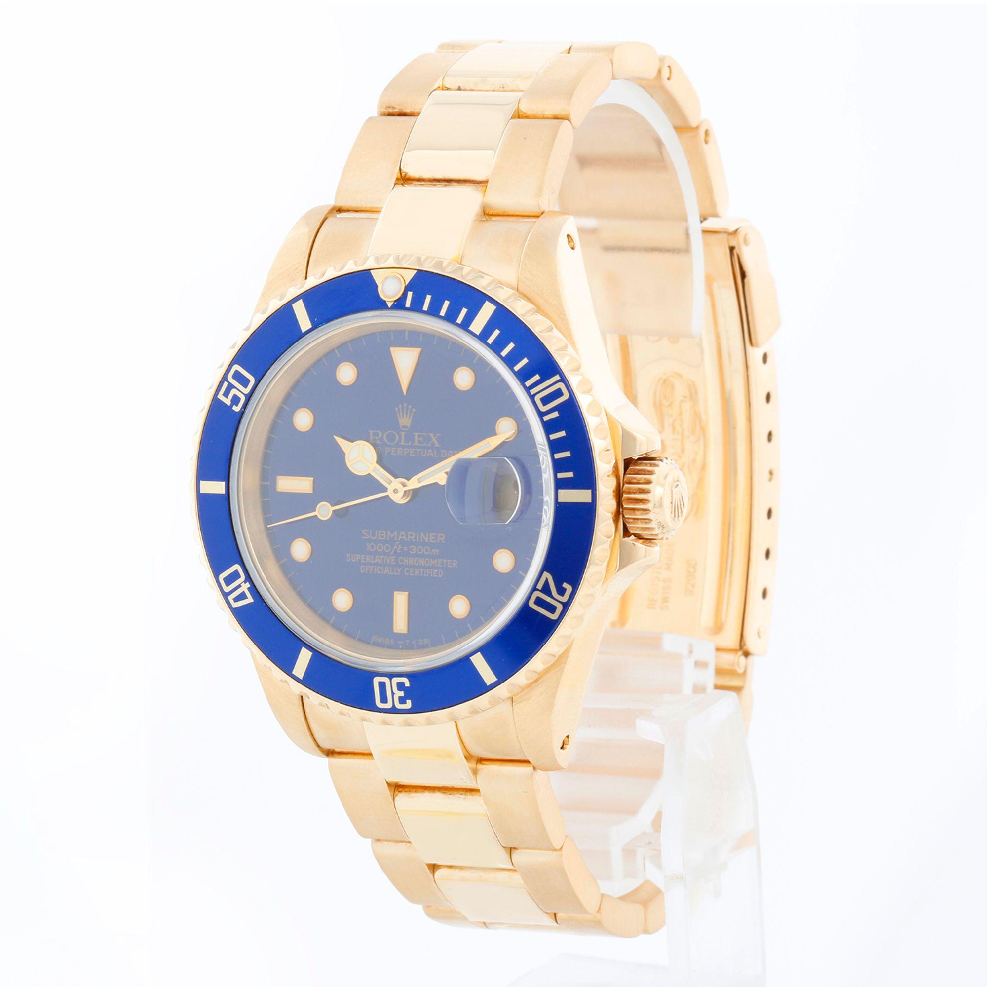 Rolex Submariner Men's 18k Gold Diver's Watch 16618 In Excellent Condition For Sale In Dallas, TX