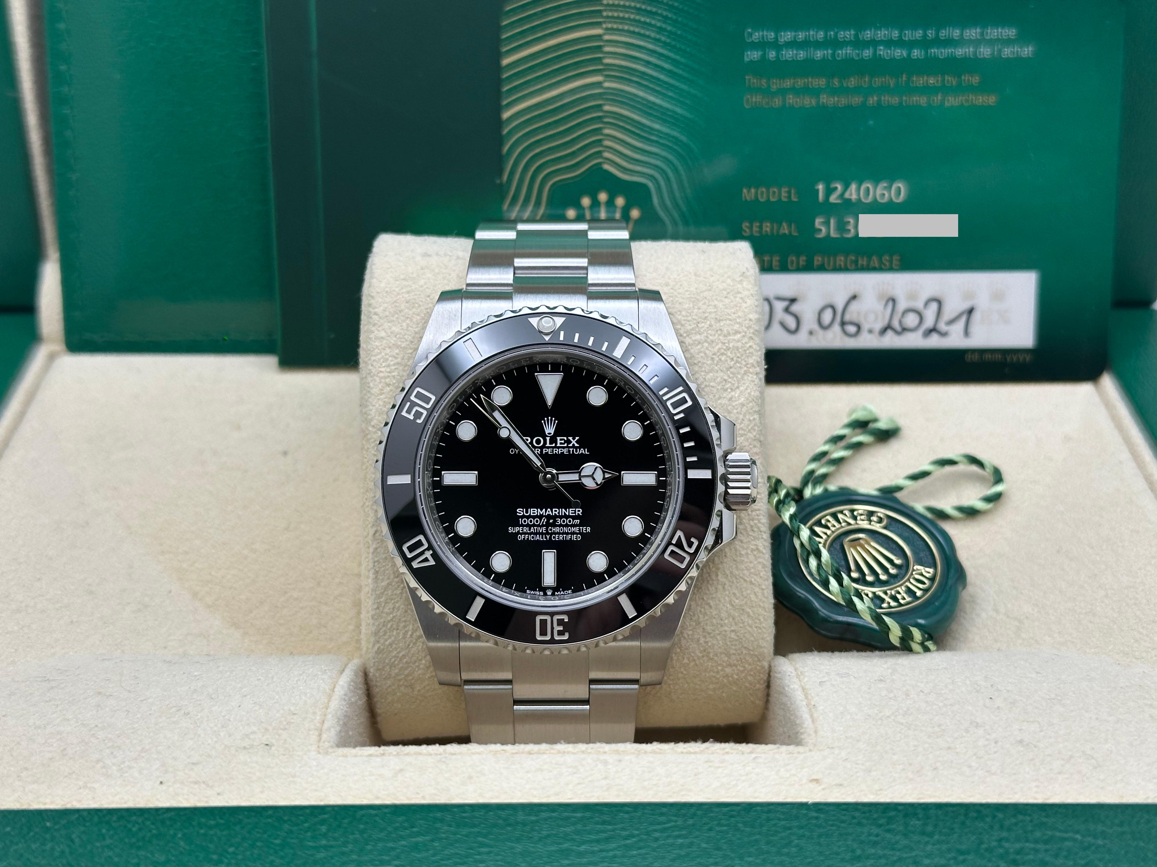 Rolex Submariner Sin Fecha 124060 41mm Cerámica Negra Acero Inoxidable Caja Papel 3