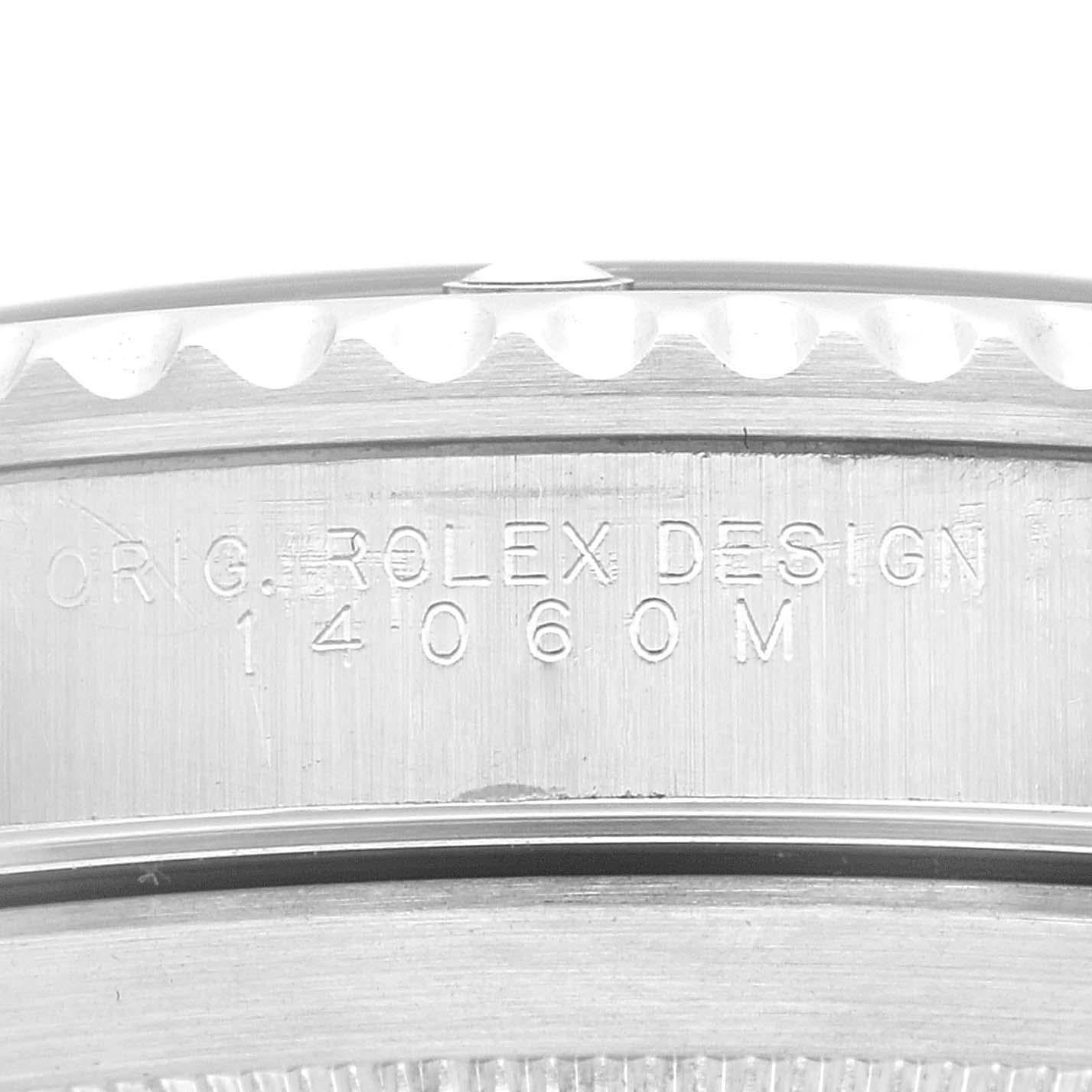 Rolex Submariner No Date 40mm 2 Liner Steel Mens Watch 14060 Box Papers. Mouvement automatique à remontage automatique, officiellement certifié chronomètre. Boîtier en acier inoxydable de 40.0 mm de diamètre. Logo Rolex sur la couronne. Lunette