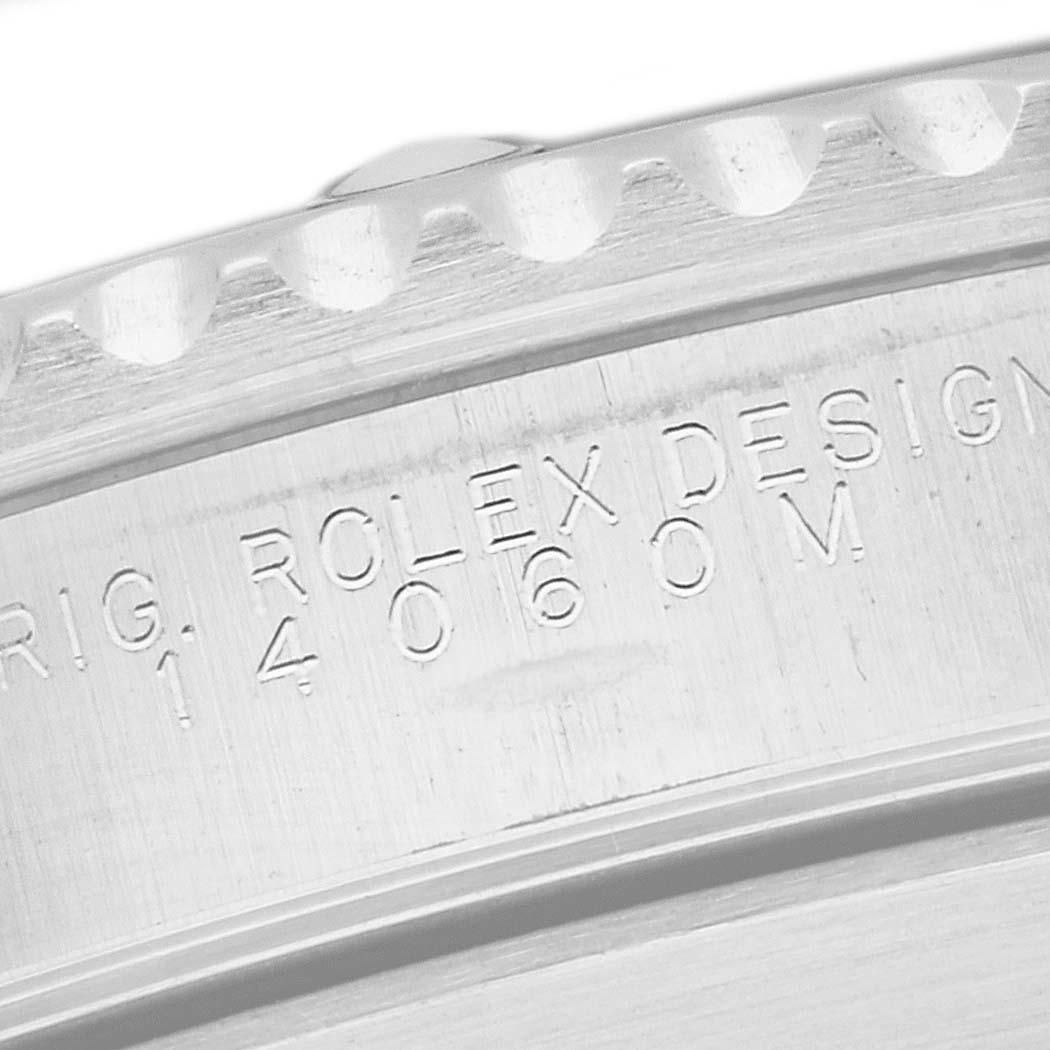 Rolex Submariner No Date 40mm 4 Liner Steel Mens Watch 14060 Box Card. Mouvement automatique à remontage automatique, officiellement certifié chronomètre. Boîtier en acier inoxydable de 40.0 mm de diamètre. Logo Rolex sur la couronne. Lunette