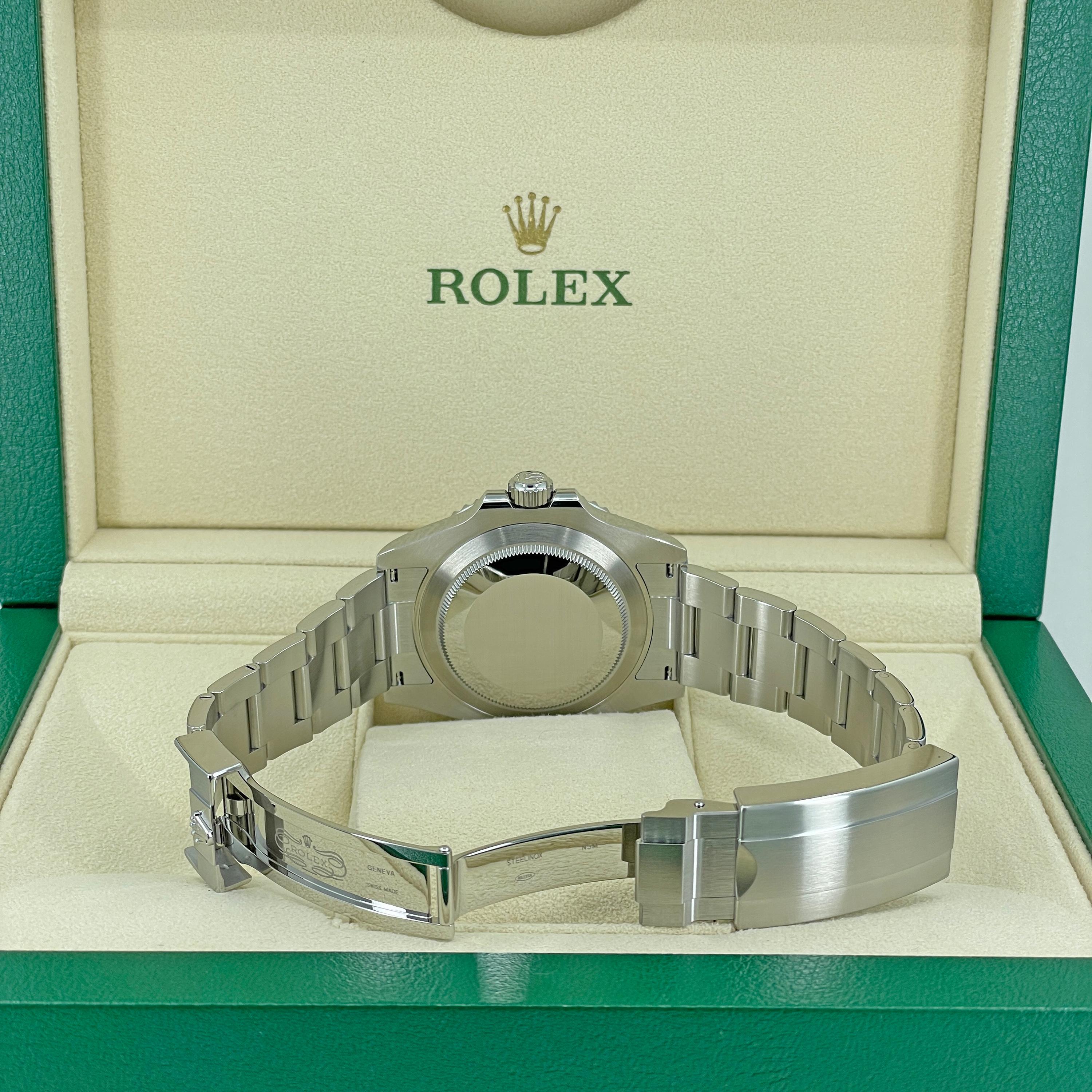Rolex Submariner No Date, 2022, 124060, Unworn Watch, Complete In New Condition For Sale In New York, NY