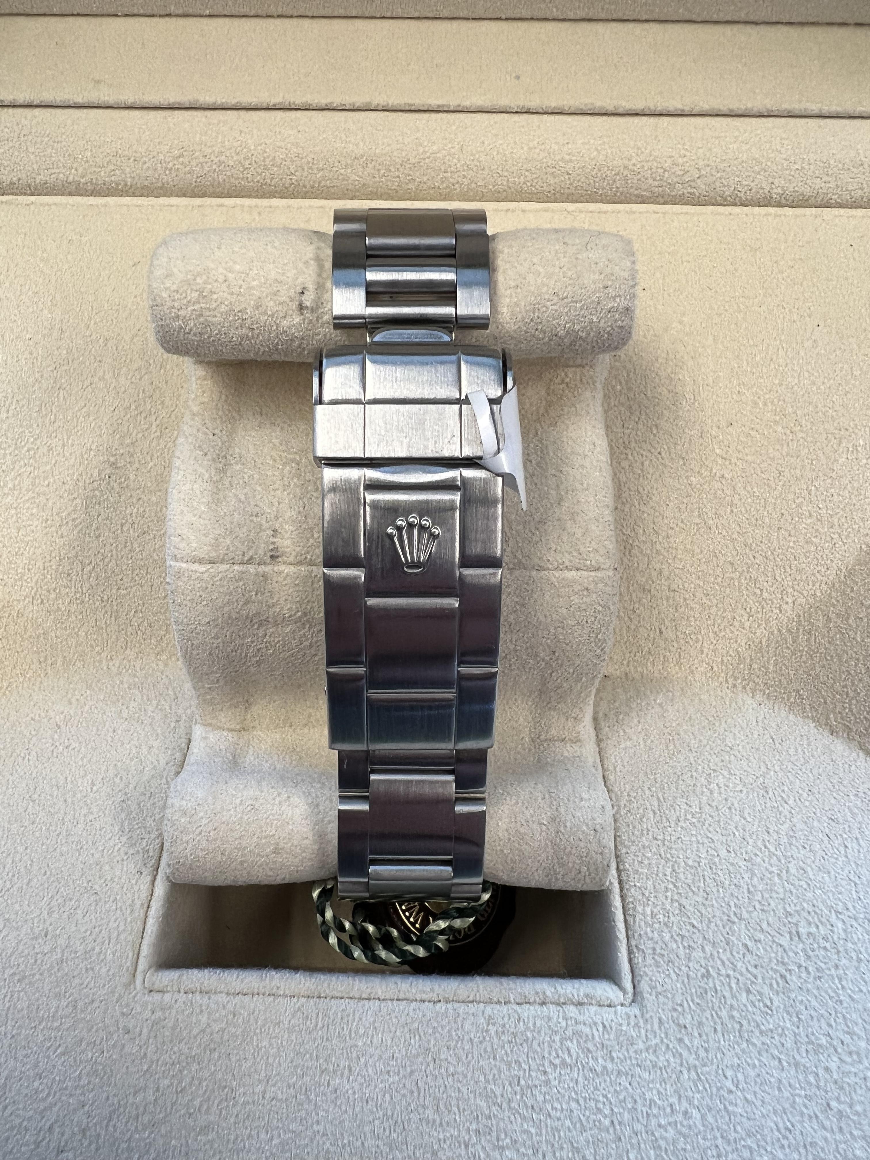 Men's Rolex Submariner (No Date) Certified 14060M For Sale