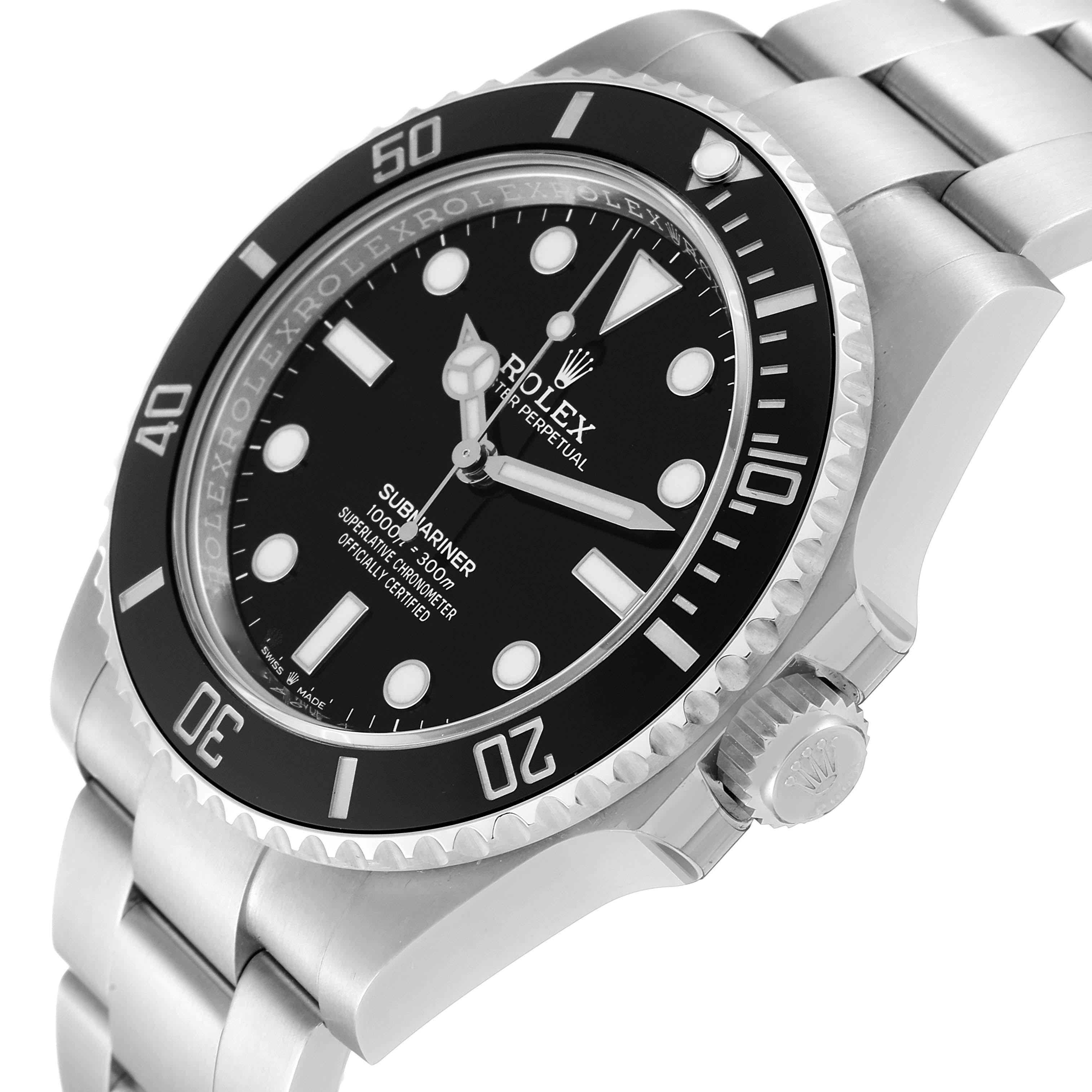Rolex Submariner Non-Date Ceramic Bezel Steel Mens Watch 124060 Box Card. Mouvement automatique à remontage automatique, officiellement certifié chronomètre. Boîtier en acier inoxydable de 41.0 mm de diamètre. Logo Rolex sur la couronne. Lunette