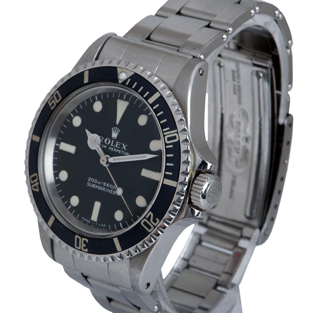 A 40 mm Stainless Steel Oyster Perpetual Submariner Non-Date Vintage Gents Wristwatch, matte black dial with hour markers, a stainless steel bi-directional rotating bezel with a black bezel insert, a stainless steel oyster bracelet with a stainless