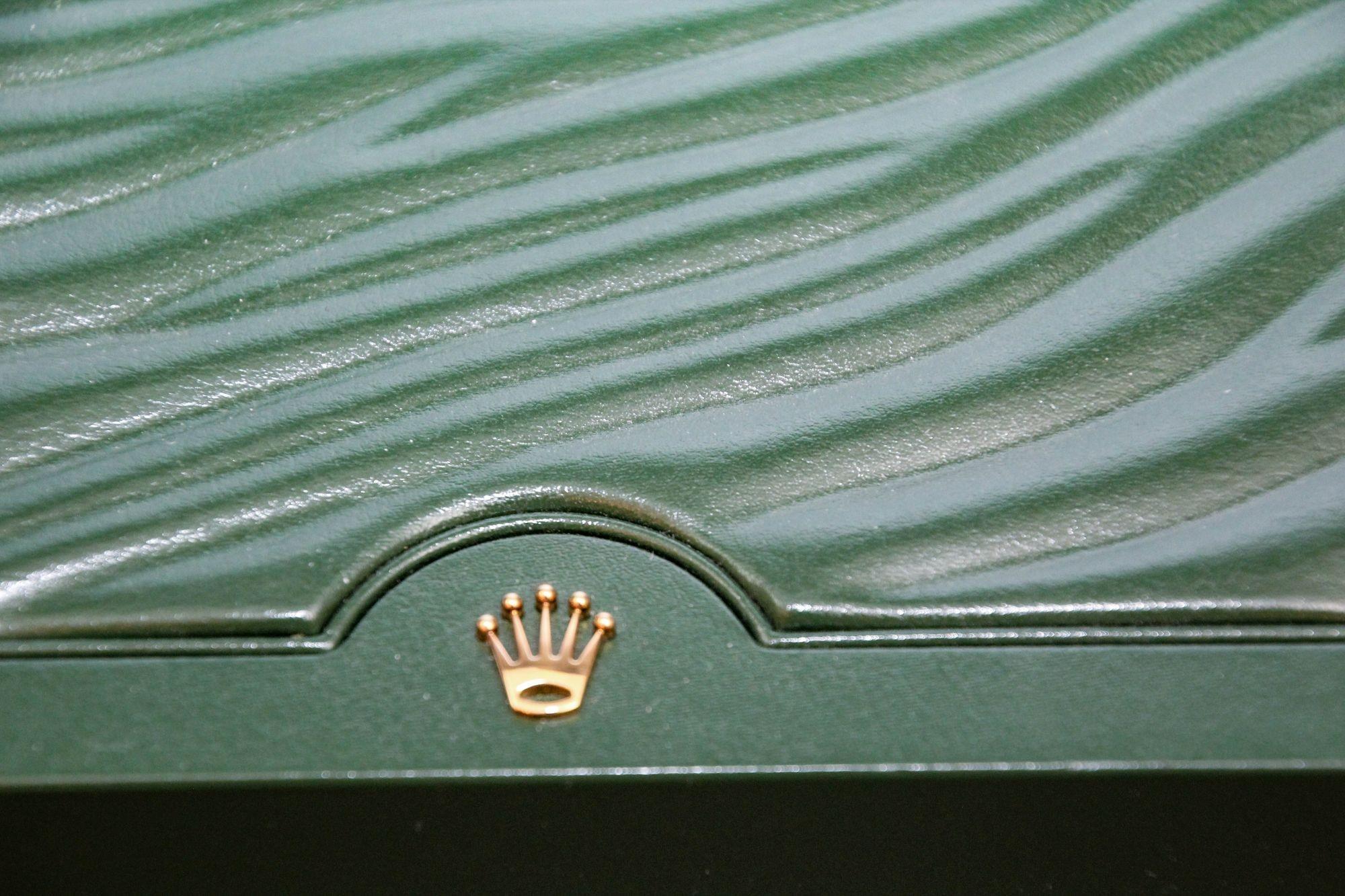 Swiss Rolex Submariner Oyster Green Wave Watch Box For Sale