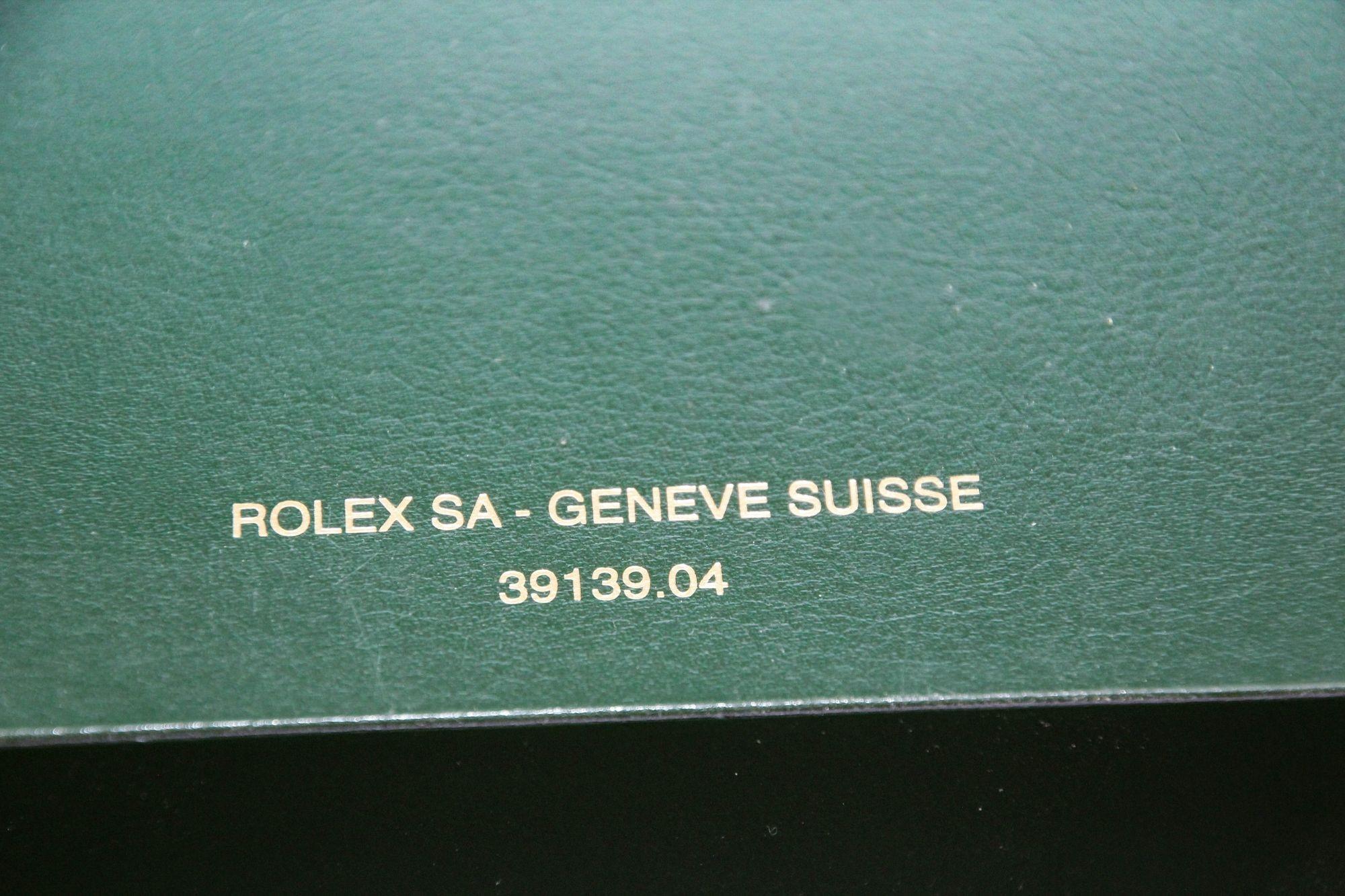 Rolex Submariner Austerngrüne Wave Uhrenschachtel im Zustand „Gut“ im Angebot in North Hollywood, CA