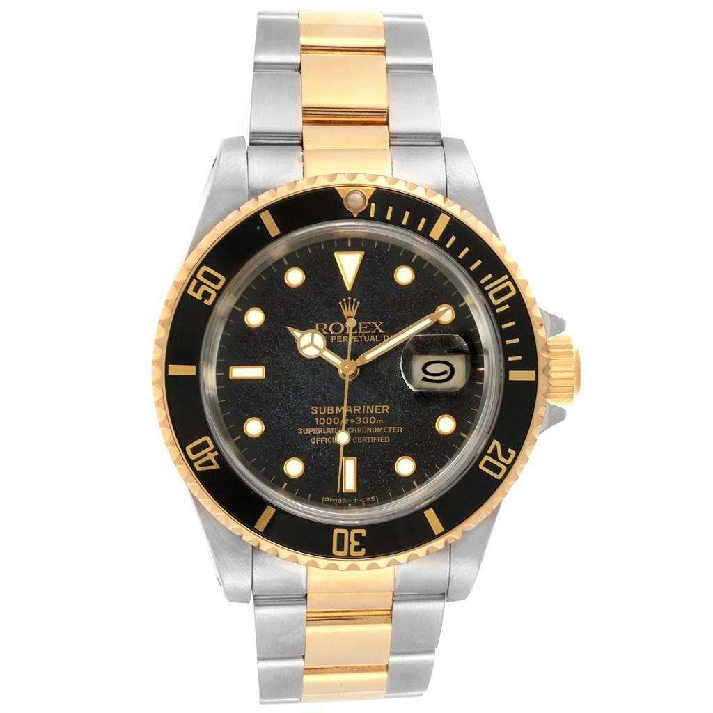 Rolex Submariner Steel Yellow Gold Black Dial Bezel Men's Watch 16613 In Excellent Condition For Sale In Atlanta, GA