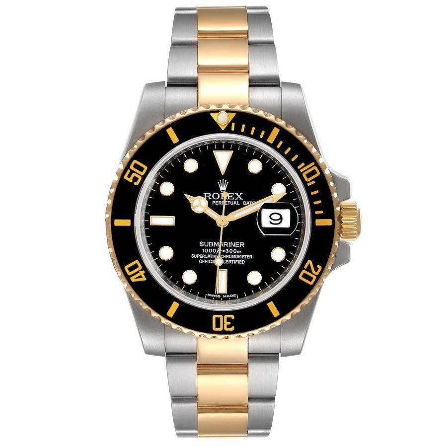 Rolex Submariner Steel Yellow Gold Black Dial Mens Watch 116613. Mouvement à remontage automatique certifié officiellement chronomètre. Boîtier en acier inoxydable et or jaune 18k de 40 mm de diamètre. Logo Rolex sur une couronne. Lunette tournante