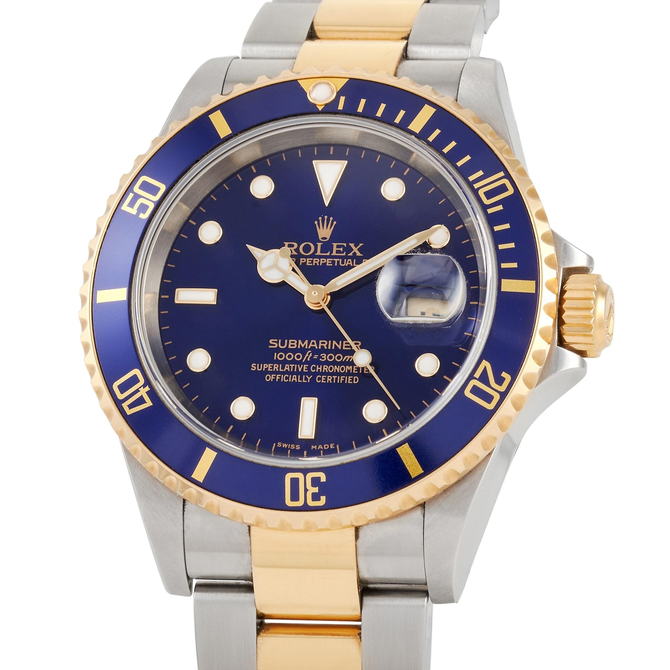 Look again. The Rolex Submariner Self-Winding Automatic Watch 16613 displays not just a standard blue dial. Look closer and you'll see a sunburst effect that gives the electric blue dial a shimmering iridescence. Given the extra shine, this men's