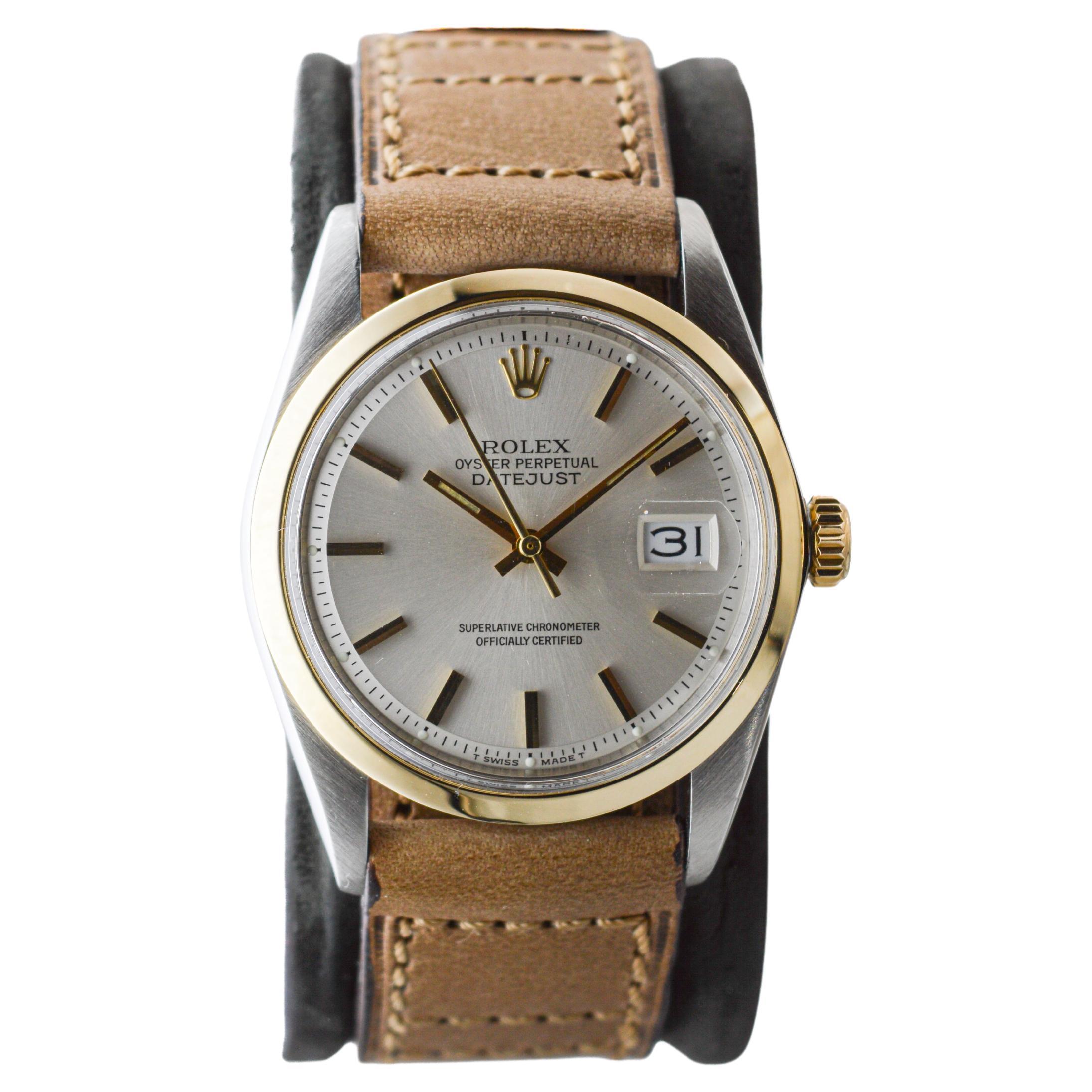 Modern Rolex Two-Tone Datejust Rare Smooth Bezel circa, 1971 Flawless Original Dial  For Sale