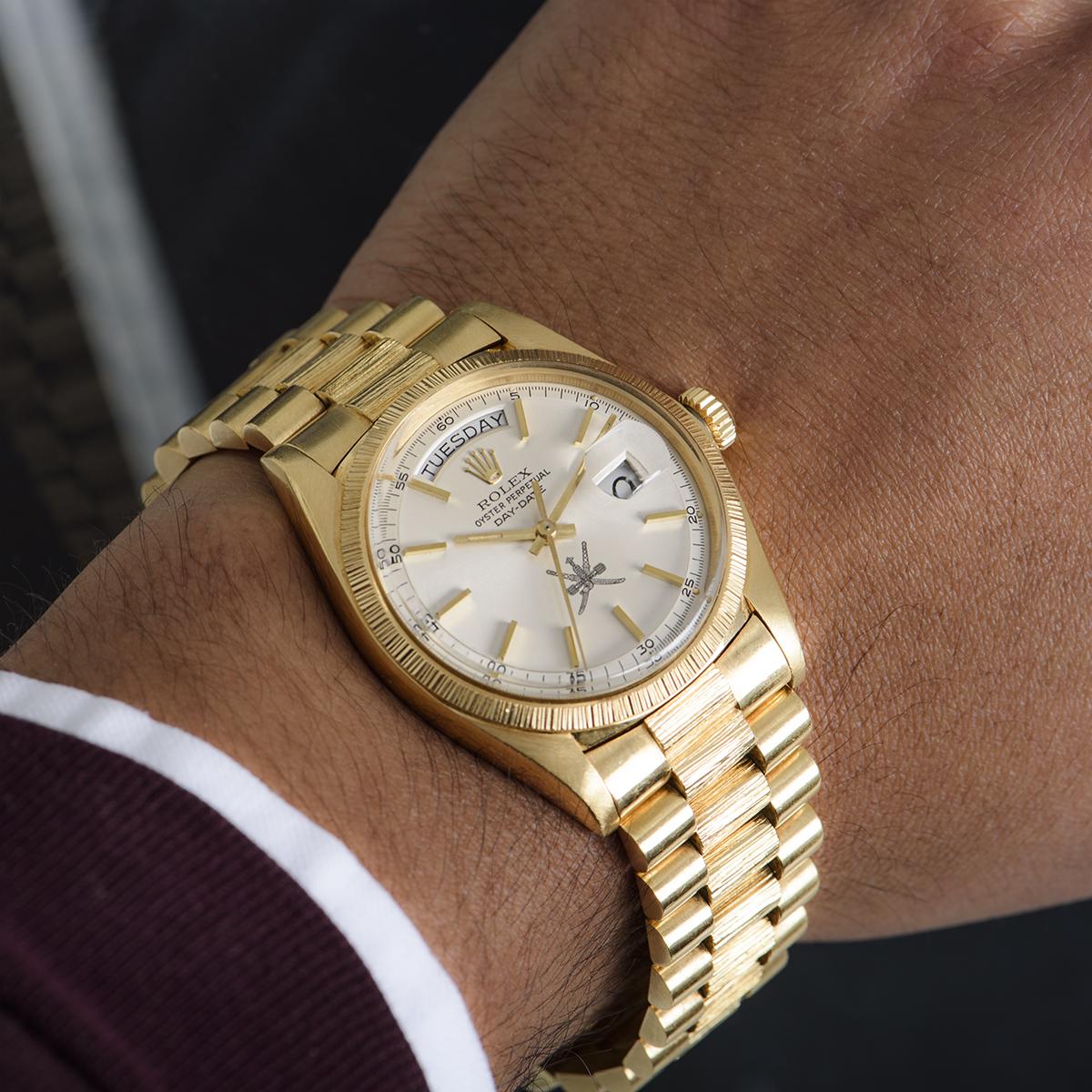 Rolex Muy Raro Day-Date Oro Amarillo 18 Kilates Plata Esfera Omaní Acabado Corteza en venta 4
