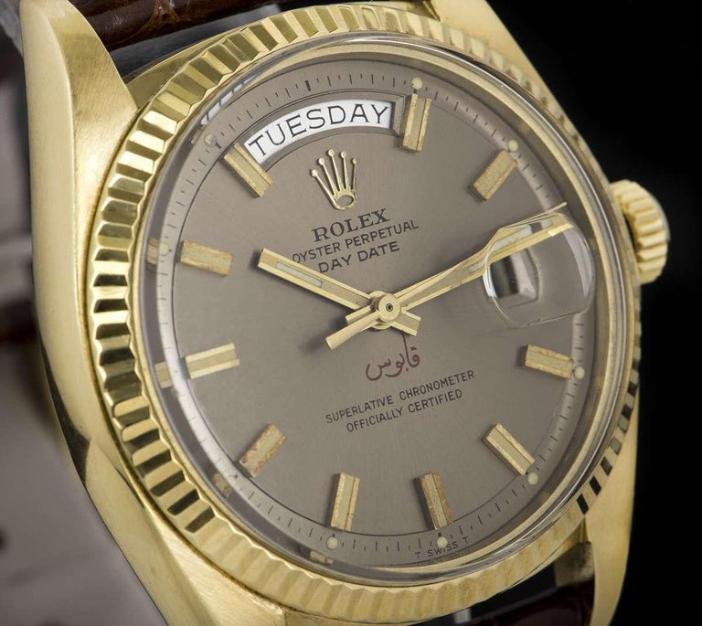 Rolex Very Rare Day-Date Vintage Gents 18 Karat Gold Grey Qaboos Dial 1803/8 In Excellent Condition For Sale In London, GB