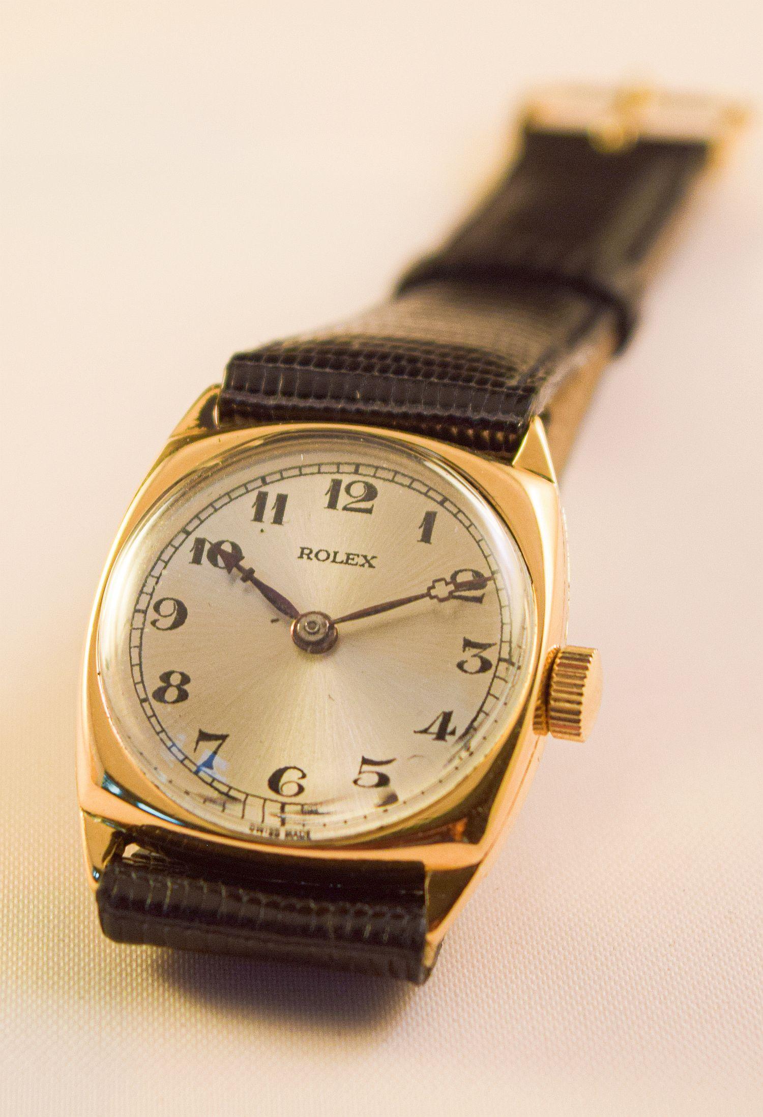 Rolex Vintage rare montre de forme coussin en vente 6