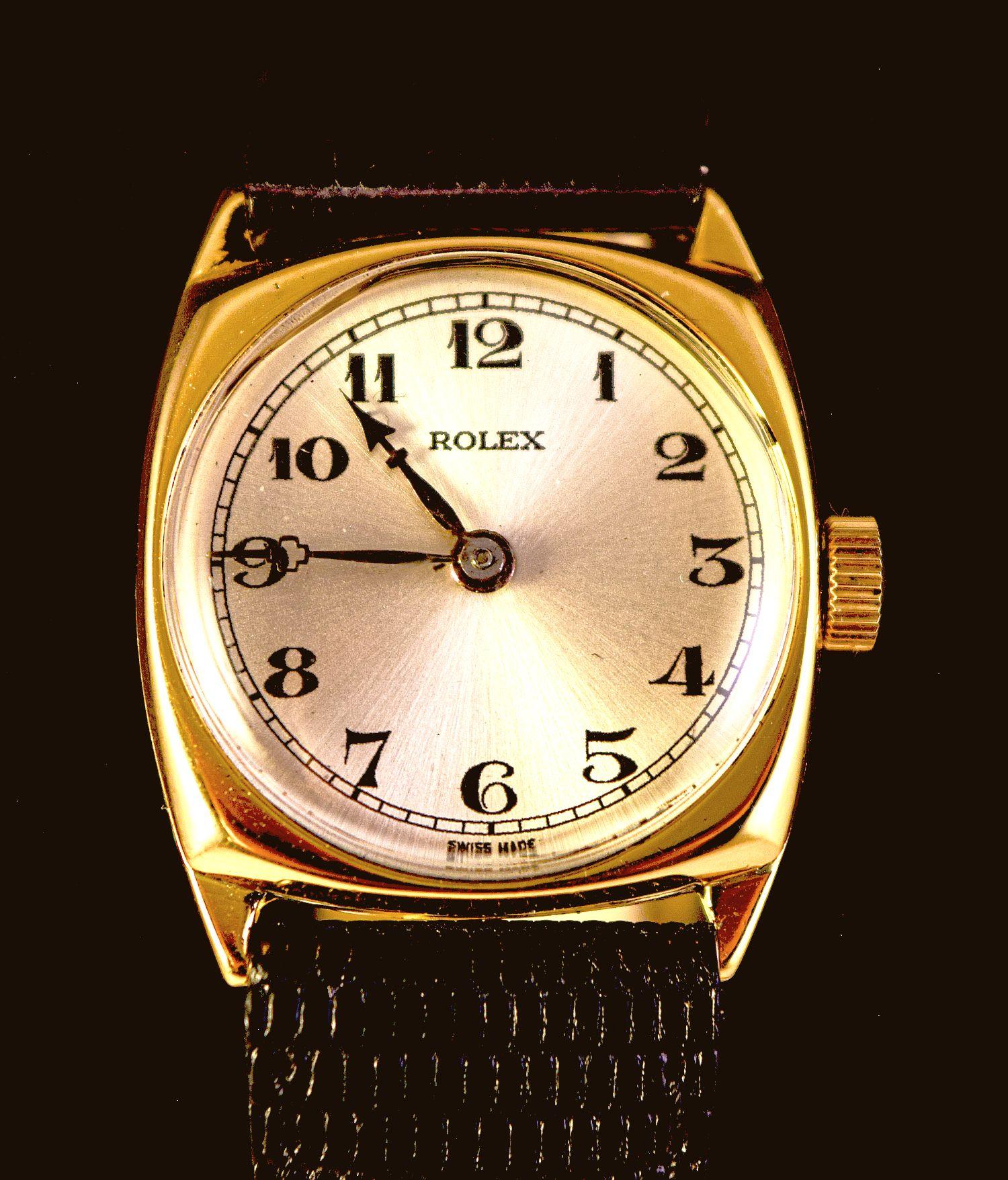 Rolex Vintage rare montre de forme coussin en vente 1