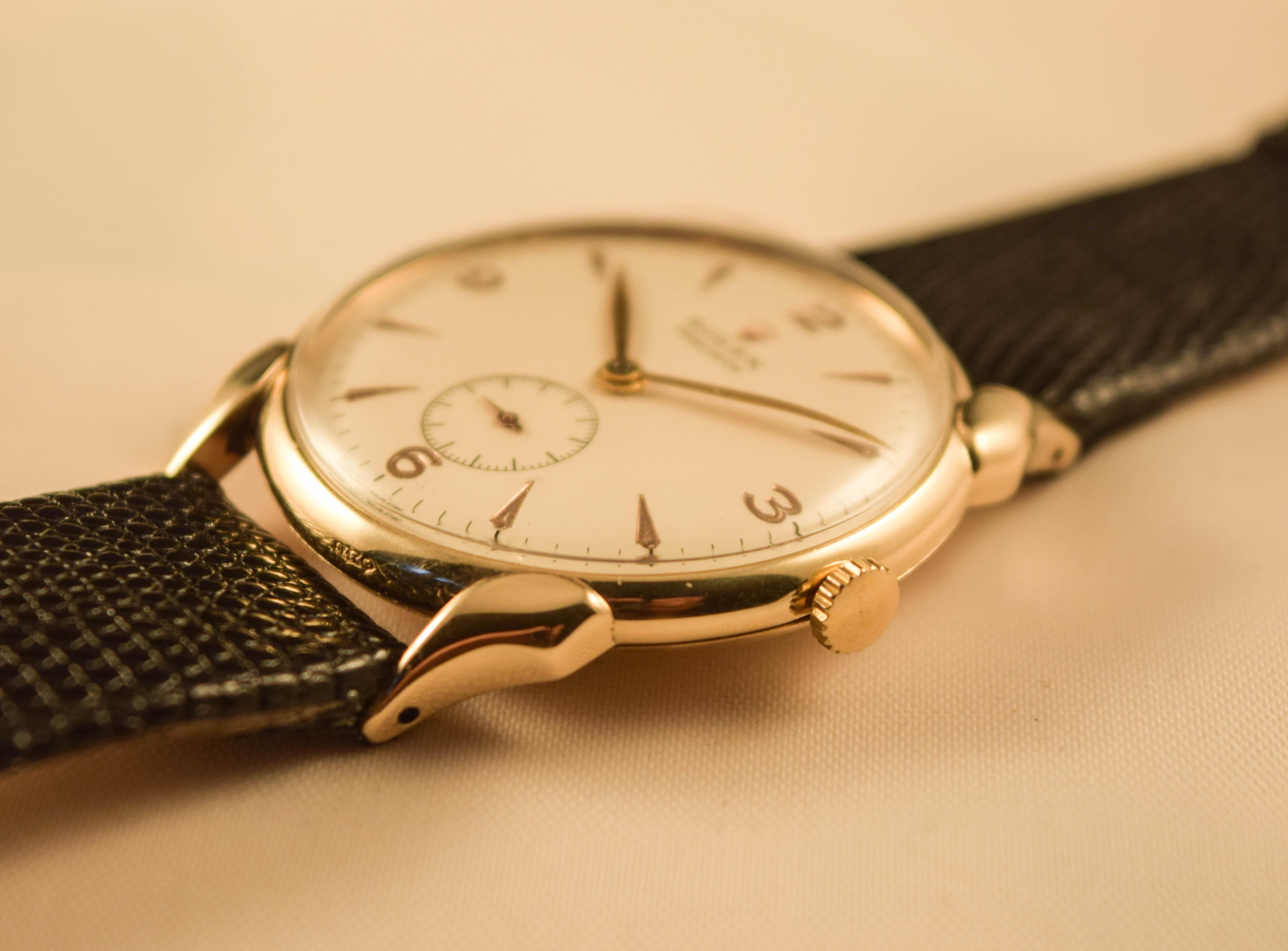 Rolex Vintage Solid Gold Scallop Lugs extremely rare For Sale 6