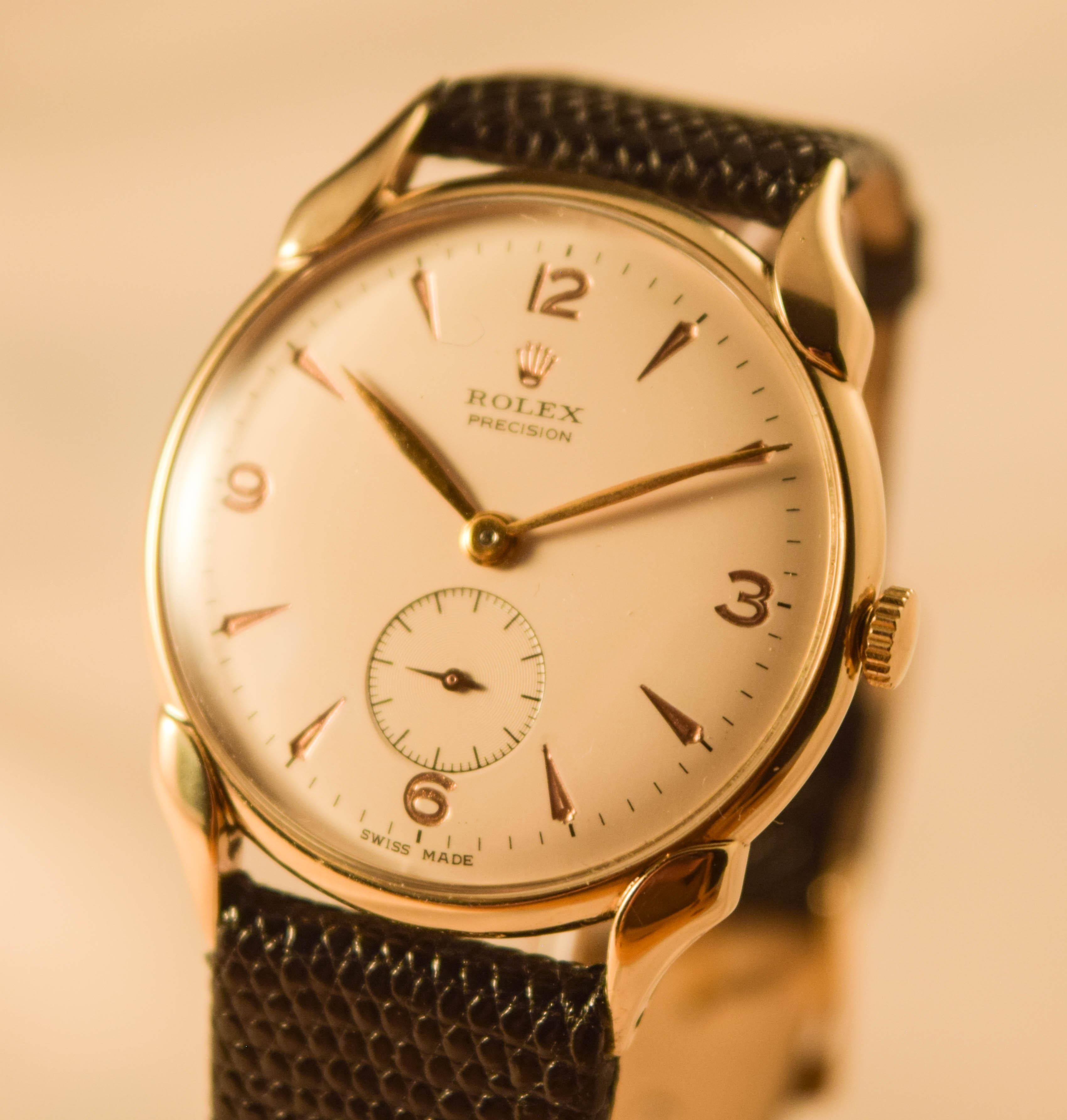Rolex Vintage Solid Gold Scallop Lugs extremely rare In Good Condition For Sale In London, GB