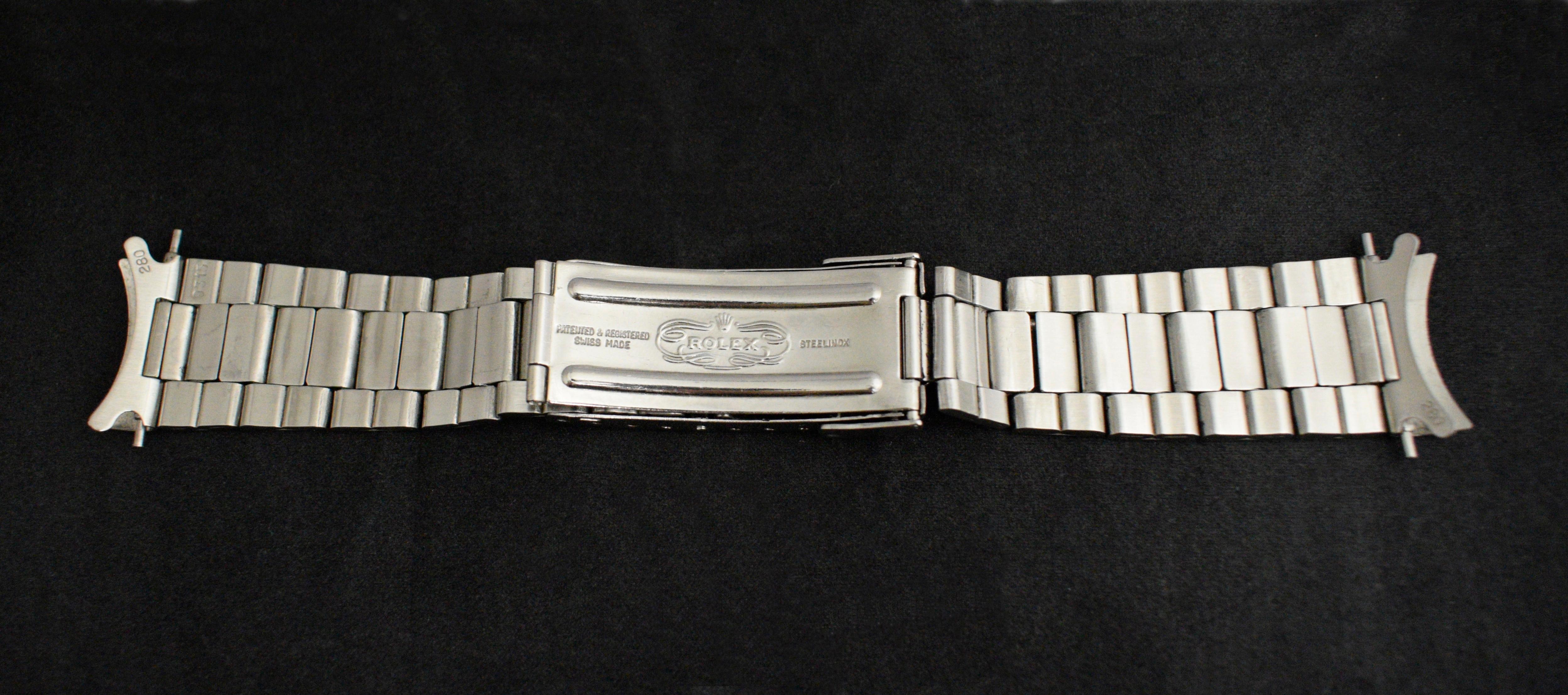 Rolex Montre Submariner vintage à remontage automatique en acier, première montre rouge 1680, 1969 en vente 6