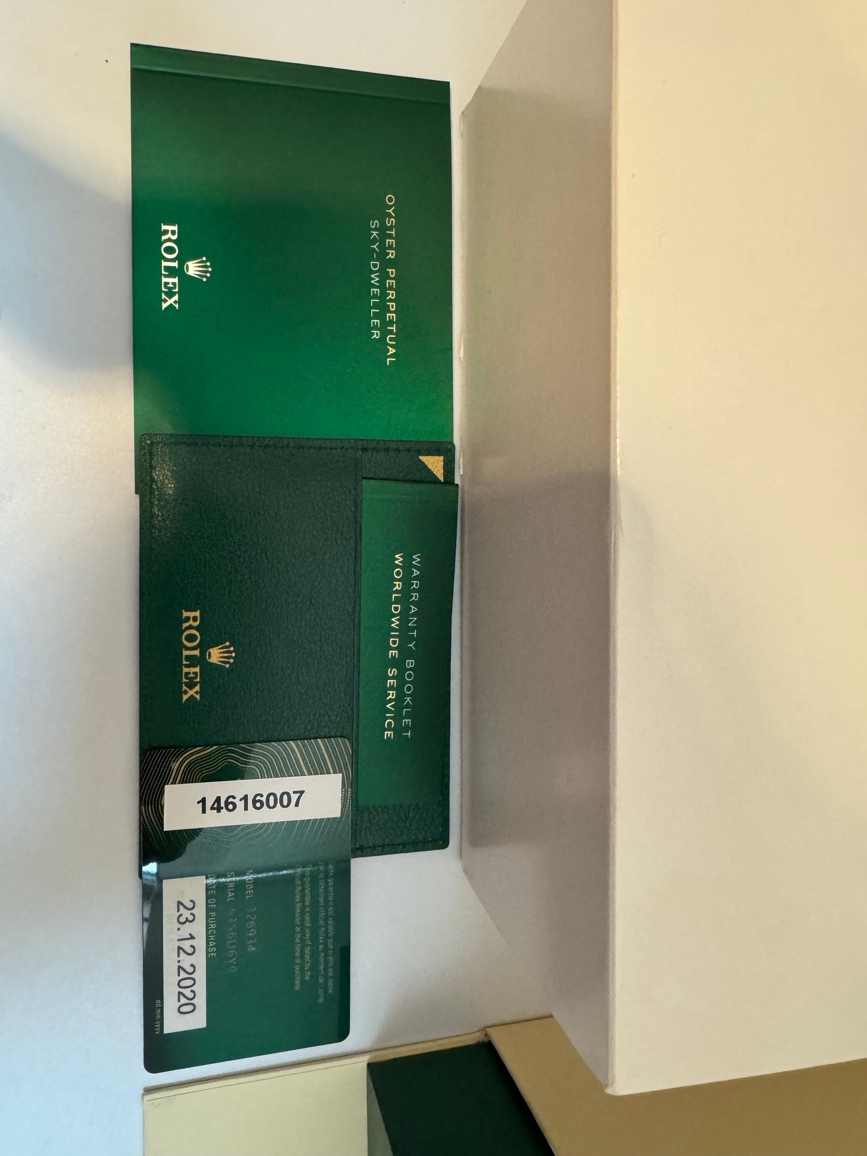 Women's Rolex Watch Box, New Creme Empty Acs. Oyster L  Perpetual Sky Dweller Brand New For Sale