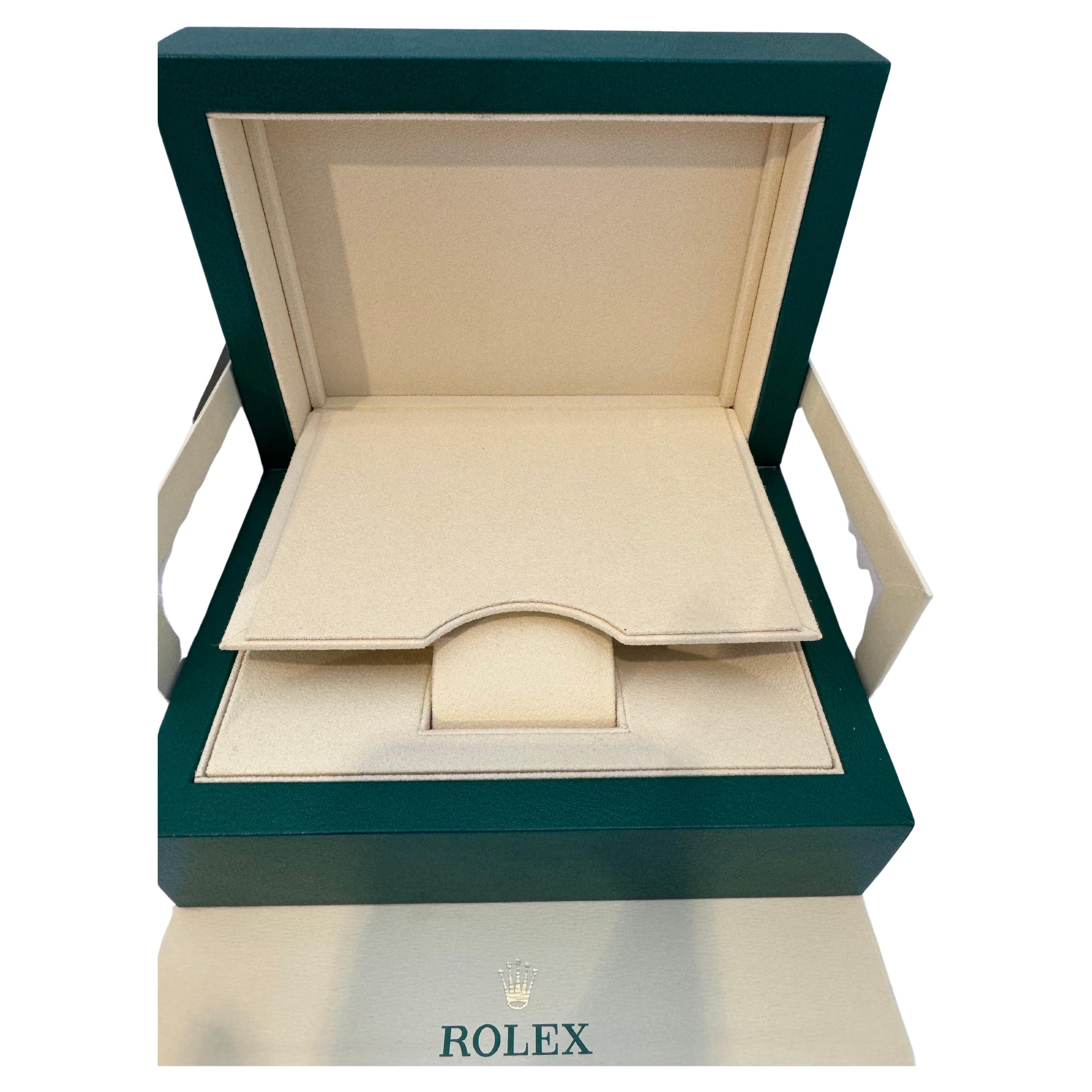 Brand New Watch BOX 
 Rolex was  purchased from show room in Manhattan 
 Watch was used for personal use and i am selling the box

Large Brand New Rolex Box
Complete and new Rolex box.
Ref ROL0117964
R58F4827
M216570-0002
14892020
Large size