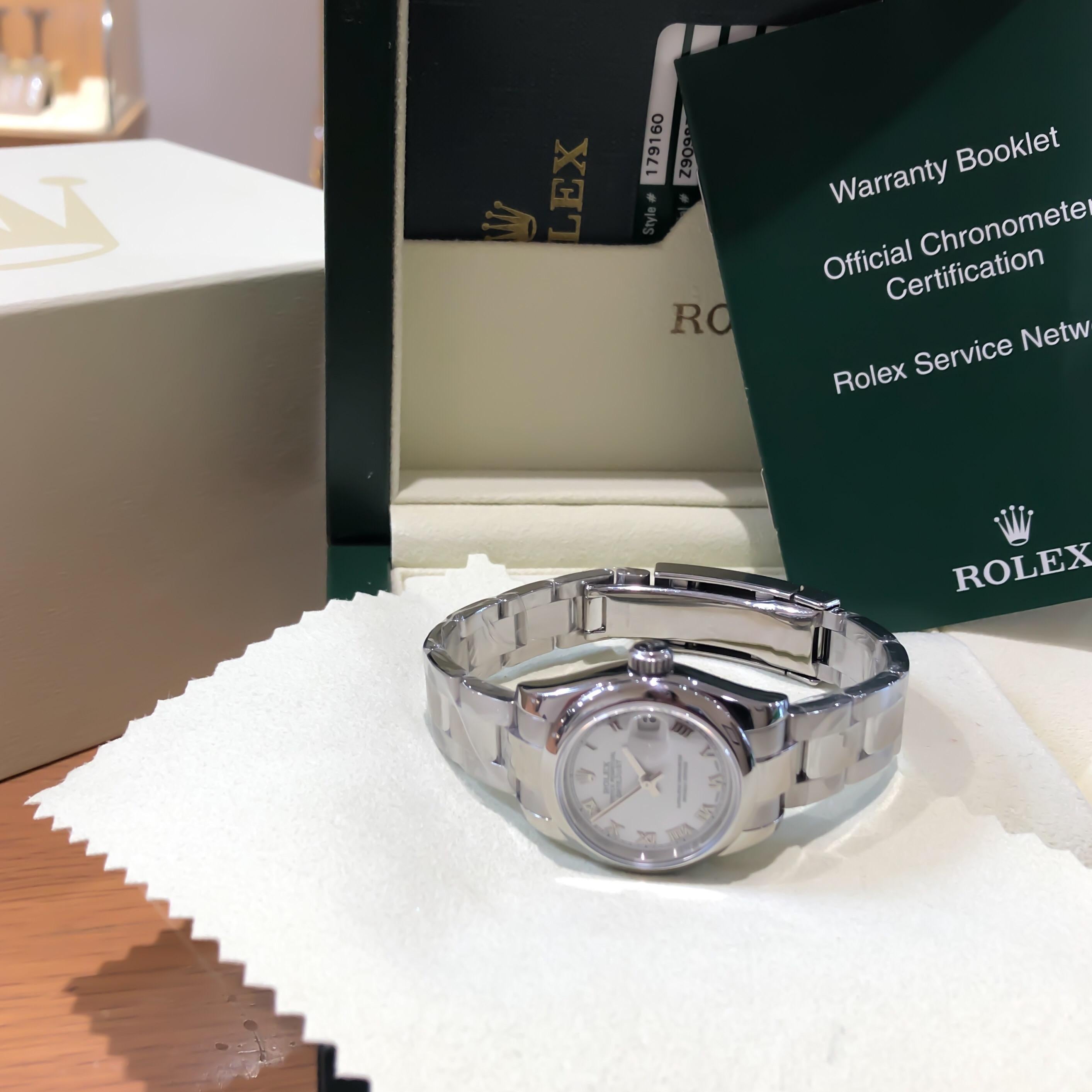 Rolex Woman's Datejust Stainless Steel White Dial Watch In Excellent Condition In Carmel-by-the-Sea, CA