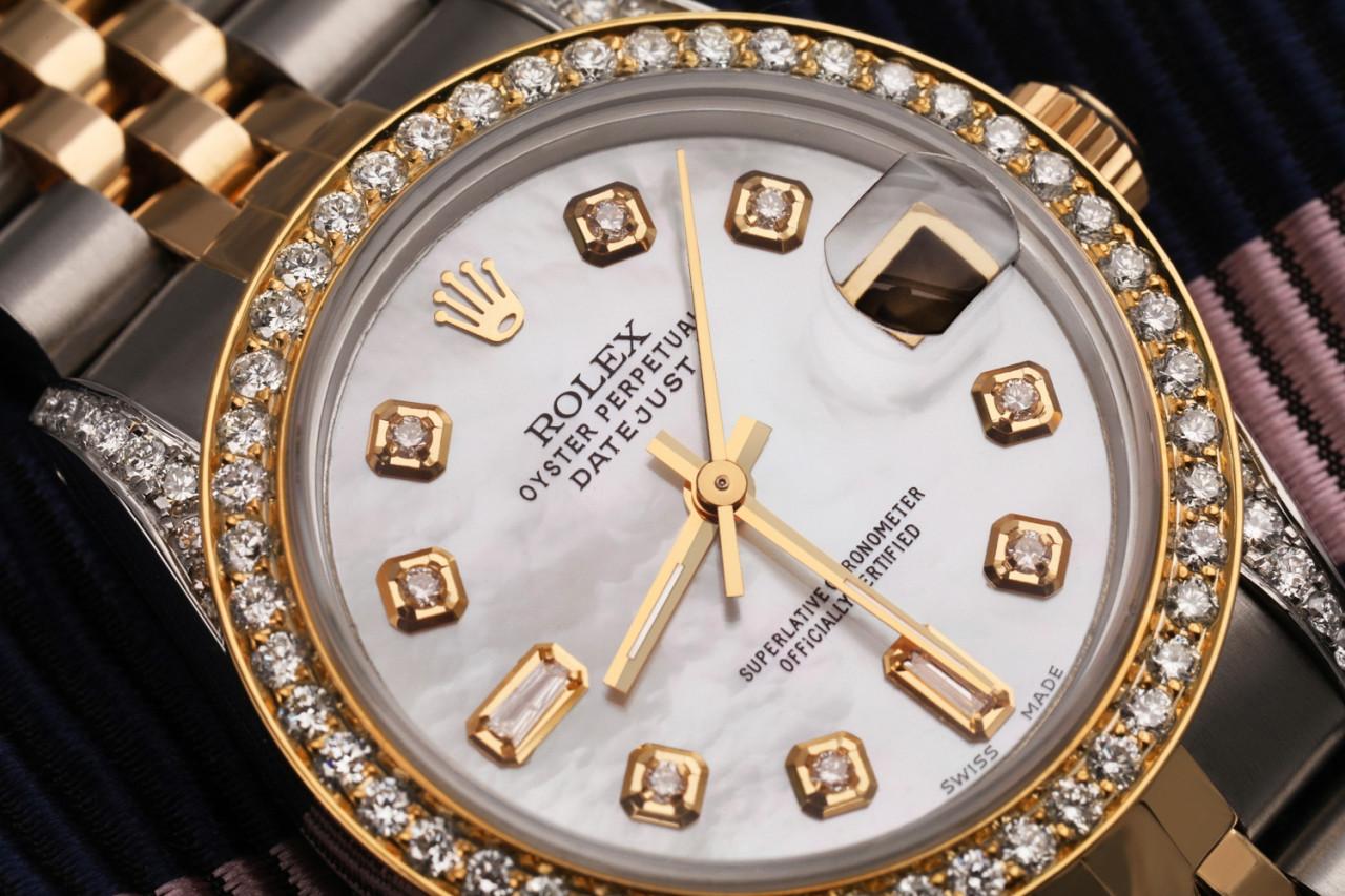 Rolex Frauen  Datejust 31mm Weiße MOP-Uhr mit zweifarbiger Diamant-Lünette und Gepäckstücken 68273 (Rundschliff) im Angebot