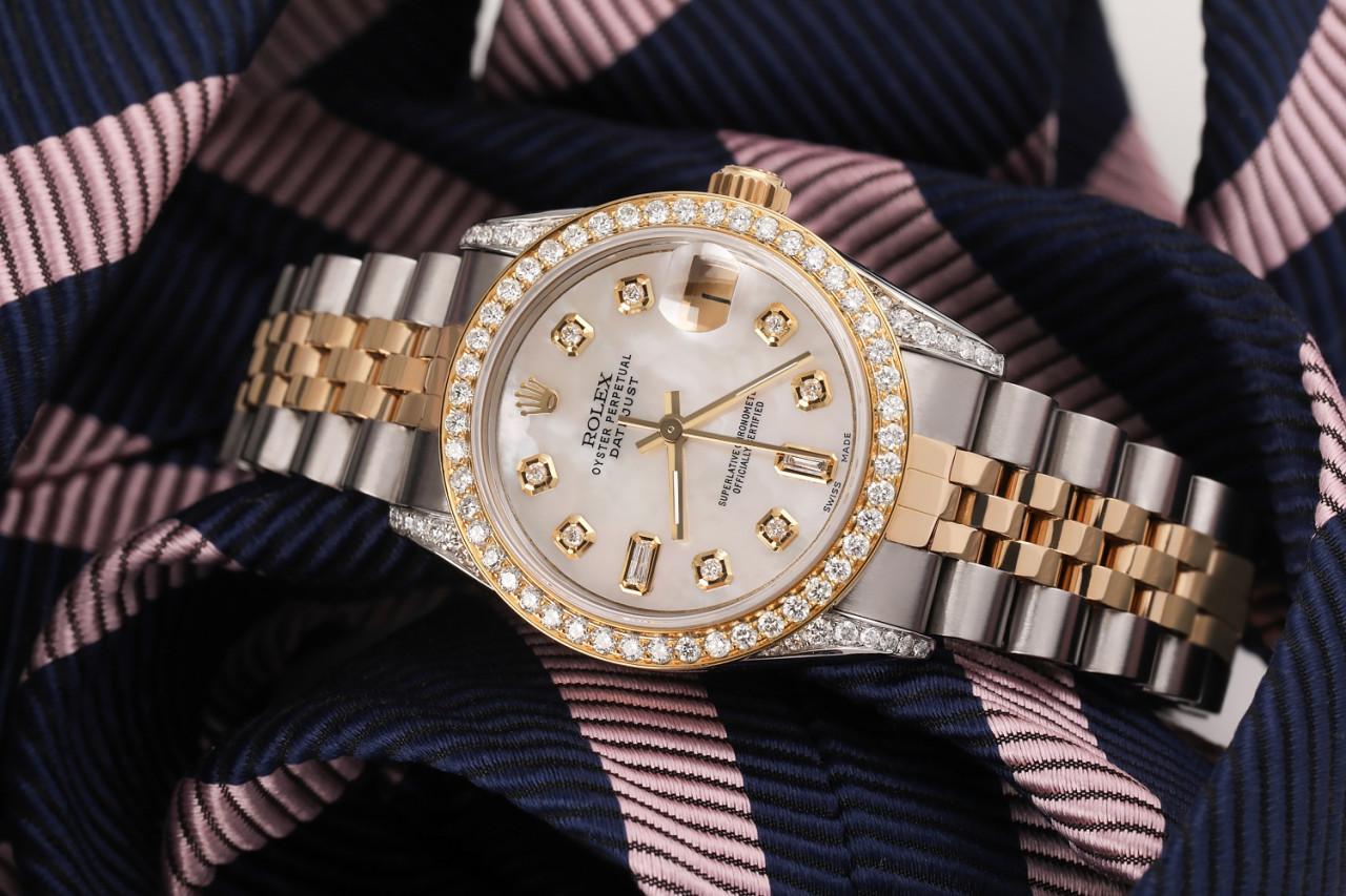 Rolex Frauen  Datejust 31mm Weiße MOP-Uhr mit zweifarbiger Diamant-Lünette und Gepäckstücken 68273 im Angebot 2