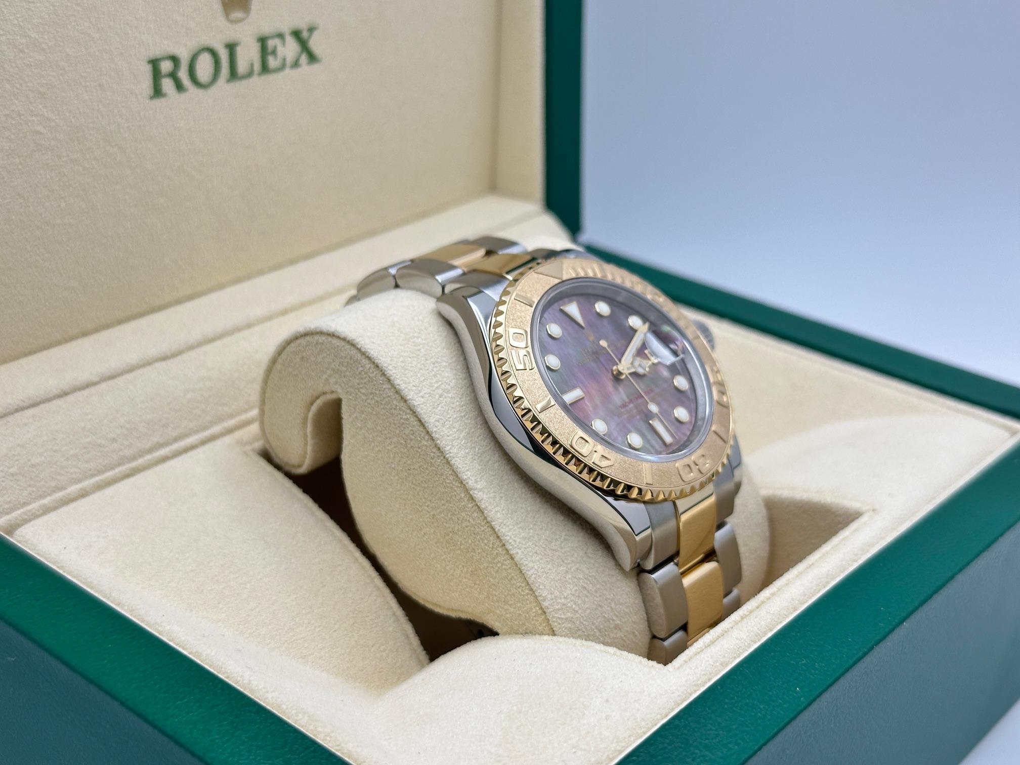 Rolex Yacht Master 16623 Esfera MOP Negra Oro Amarillo 18K Caja Acero Papeles 2016 en Excelente estado para la venta en San Diego, CA