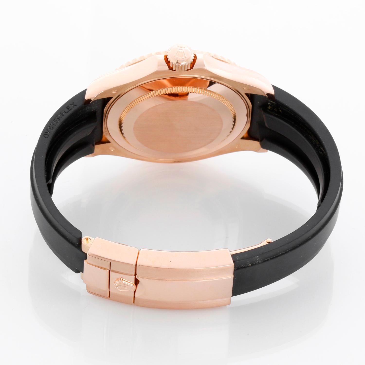 Reloj de caballero Rolex Yacht-Master de oro Everose de 18 quilates 116655 - cuerda automática. Yacht-Master. Caja y bisel giratorio de oro rosa de 18 quilates con inserción negra (40 mm de diámetro). Esfera negra con marcadores de hora blancos de