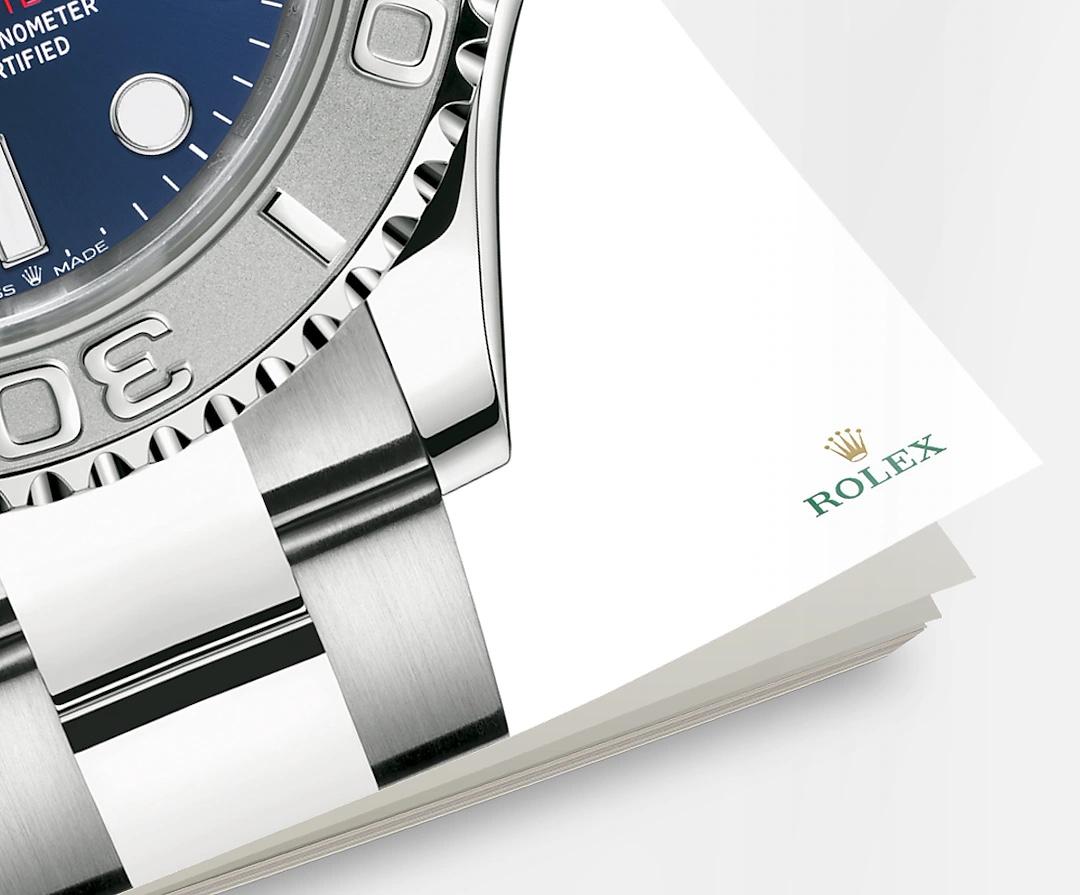 40 mm Rolesium case comprised of Oystersteel and platinum, screw-down crown with triplock triple waterproofness system, platinum bidirectional rotatable 60-minute graduated bezel with sandblasted background and polished raised numerals,