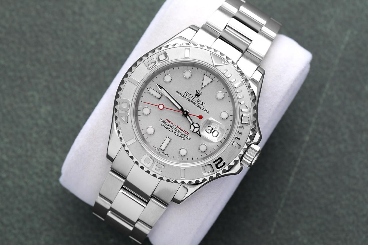 Rolex Yacht-Master 40mm 16622 Stainless Steel Watch Platinum Dial Platinum Bezel In Excellent Condition For Sale In New York, NY