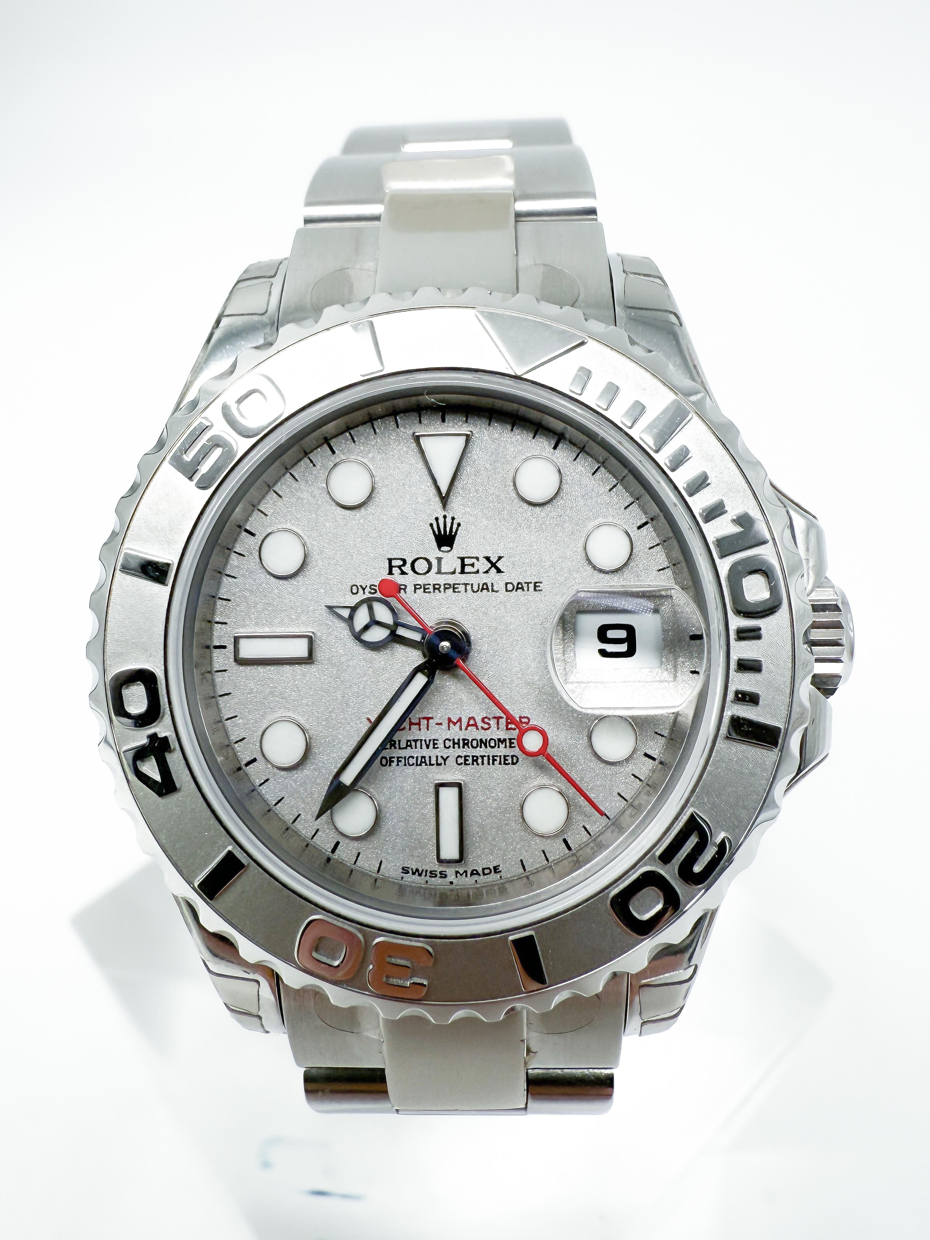 Il Rolex Yacht-Master con numero di riferimento 169622 è un capolavoro di orologeria elegante, perfettamente adatto alle donne che amano lo stile e la precisione. Questo modello colpisce non solo per l'artigianato di alta qualità e il design