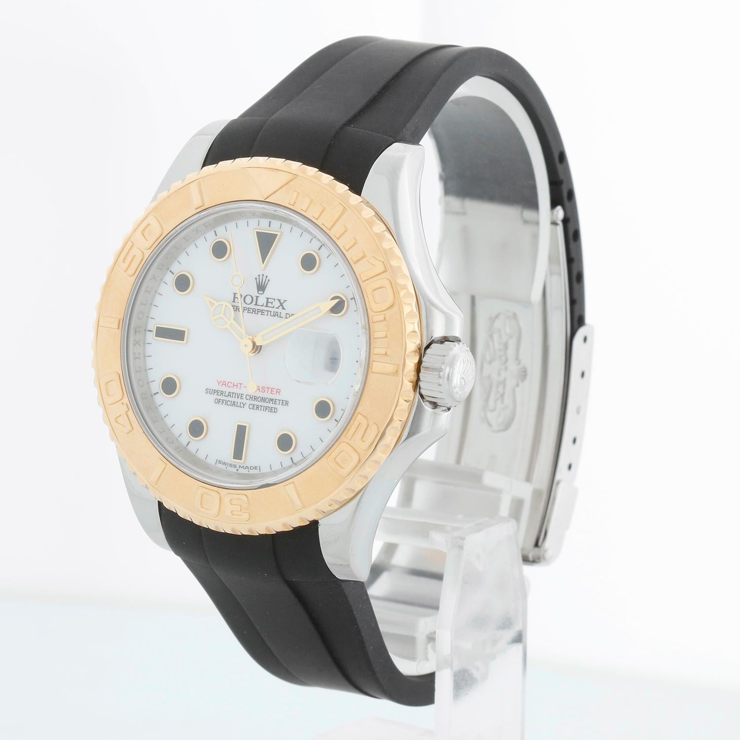 Rolex Yacht-Master Acciaio e Oro Uomo 2-Tone Watch 16623 - Carica automatica, 31 rubini, Quickset, vetro zaffiro. Yacht-Master. Cassa in acciaio inossidabile con lunetta in oro giallo 18 carati (diametro 40 mm). Quadrante bianco. Cinturino in gomma
