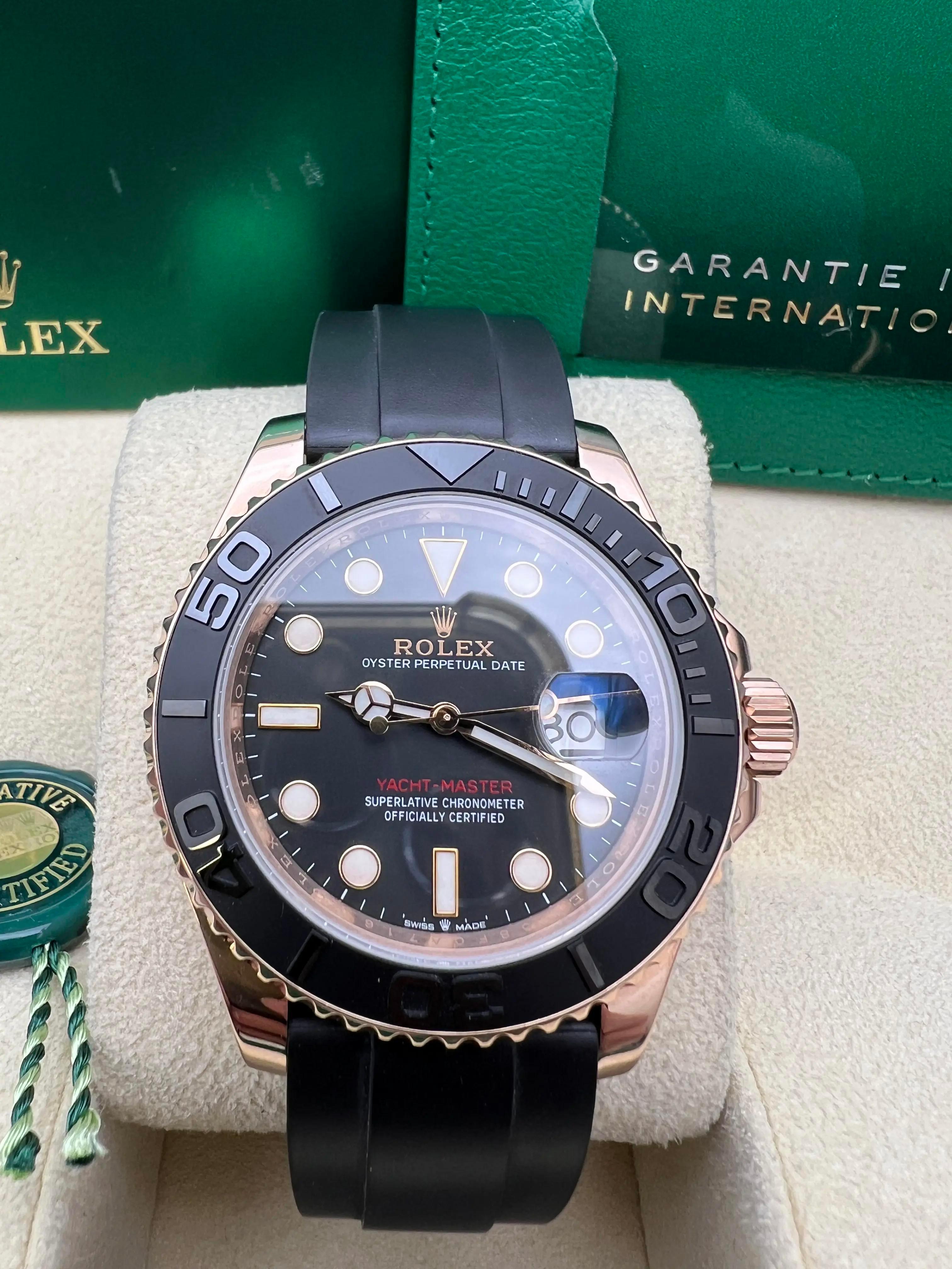 Rolex Yacht-Master 40mm 126655 18K Rose Gold Quadrante Nero Oysterflex Scatola Documenti In condizioni ottime in vendita a New York, NY