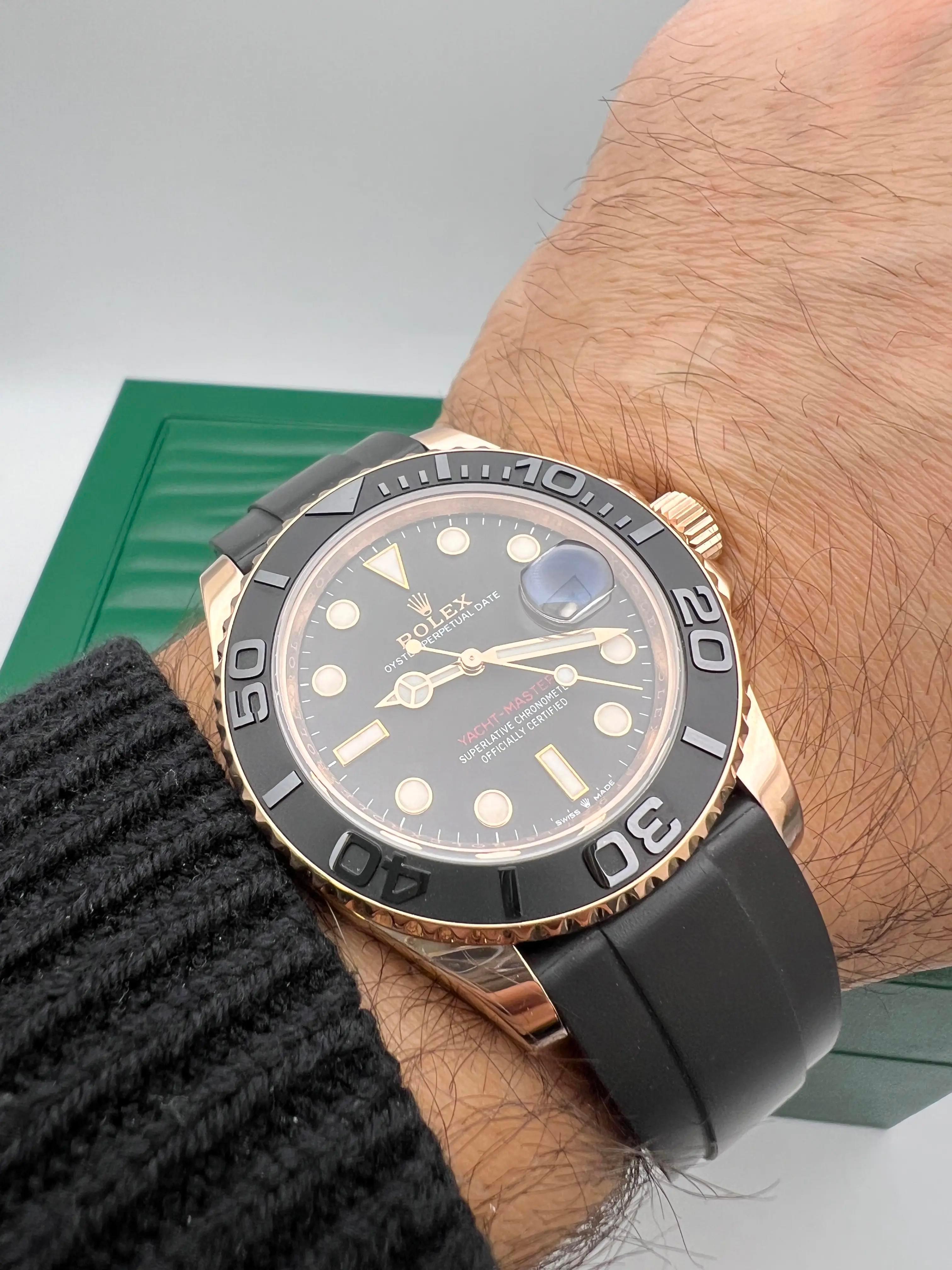 da uomo o donna Rolex Yacht-Master 40mm 126655 18K Rose Gold Quadrante Nero Oysterflex Scatola Documenti in vendita