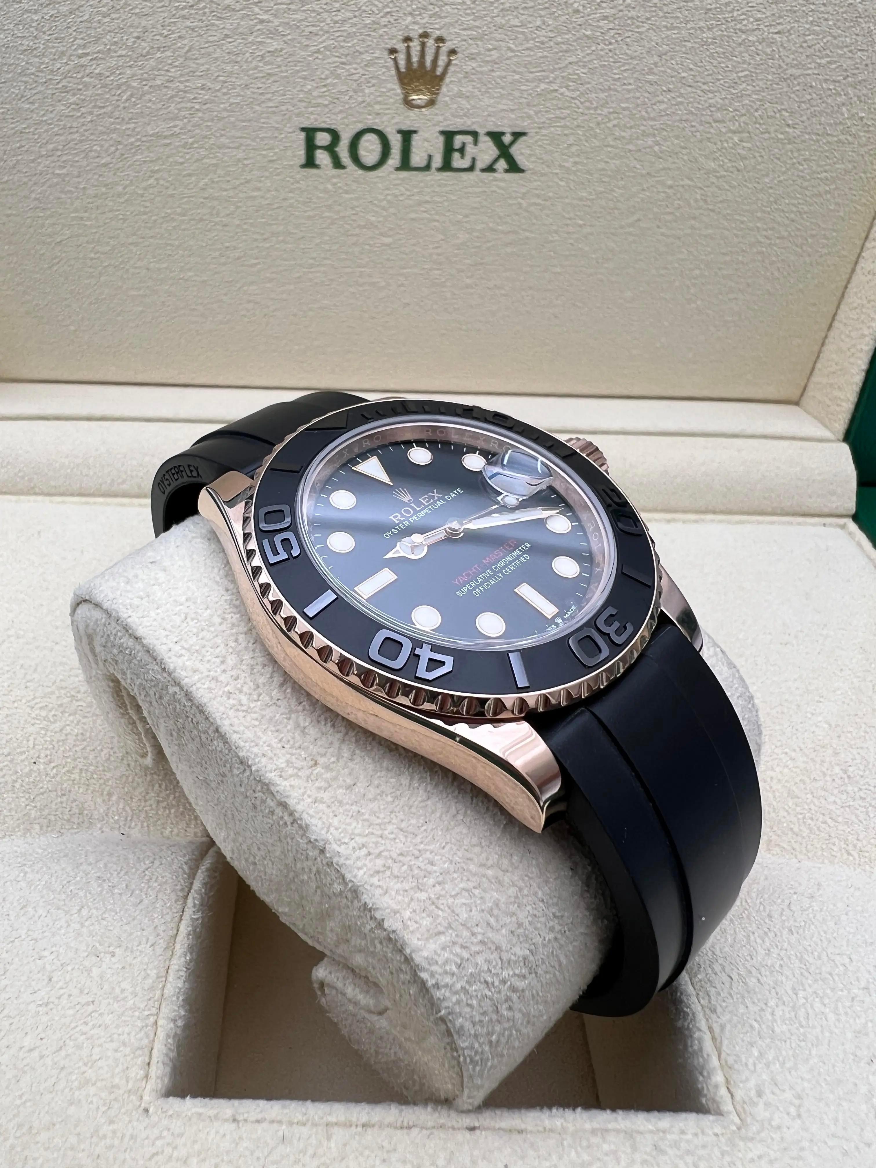 Rolex Yacht-Master 40mm 126655 18K Rose Gold Quadrante Nero Oysterflex Scatola Documenti in vendita 2