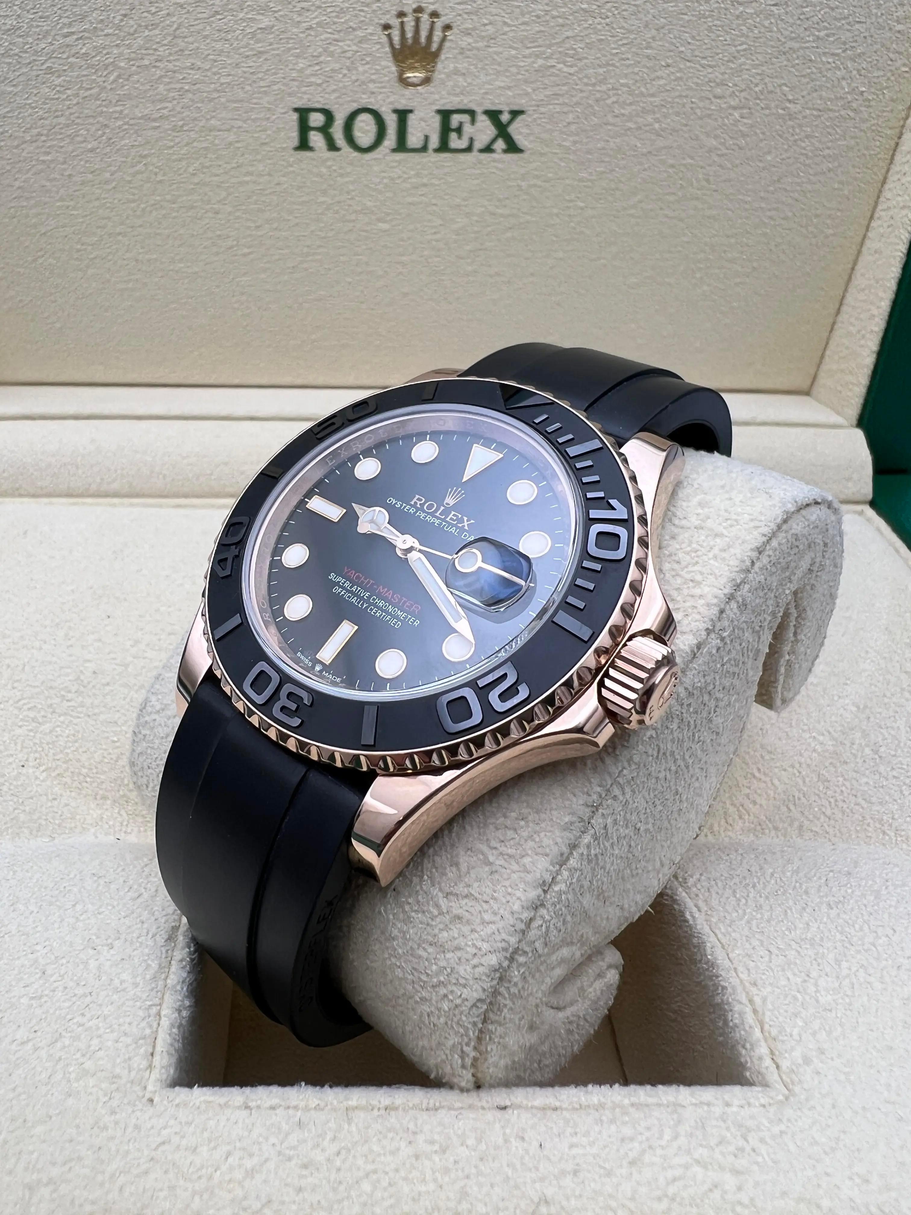 Rolex Yacht-Master 40mm 126655 18K Rose Gold Quadrante Nero Oysterflex Scatola Documenti in vendita 3