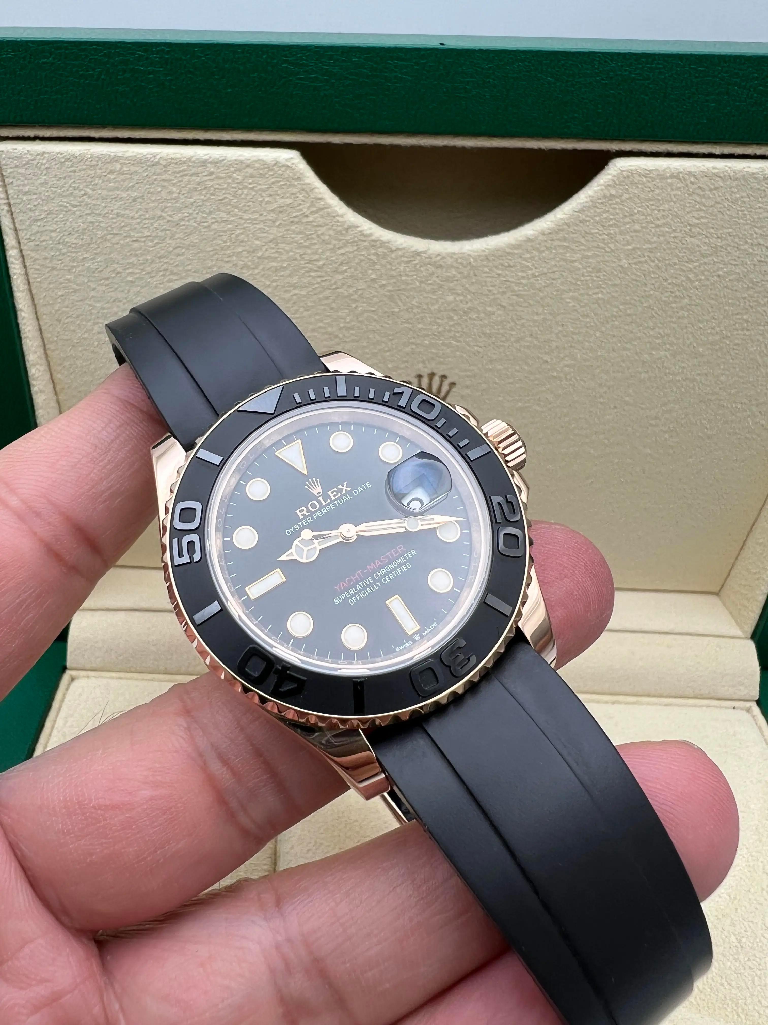 Rolex Yacht-Master 40mm 126655 18K Rose Gold Quadrante Nero Oysterflex Scatola Documenti in vendita 4