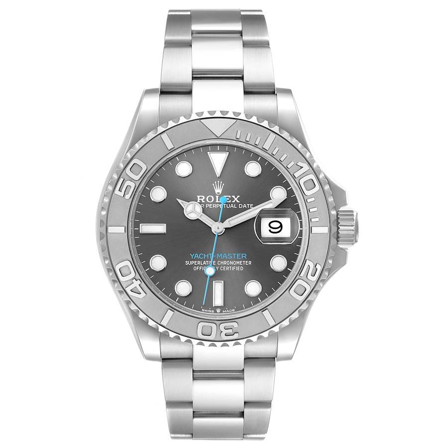 Rolex Yachtmaster Stahl Platin Lünette Rhodium Zifferblatt Herrenuhr 126622 Box Karte. Offiziell zertifiziertes Chronometerwerk mit automatischem Aufzug. Gehäuse aus Edelstahl mit einem Durchmesser von 40.0 mm. Rolex Logo auf der Krone. Spezielle