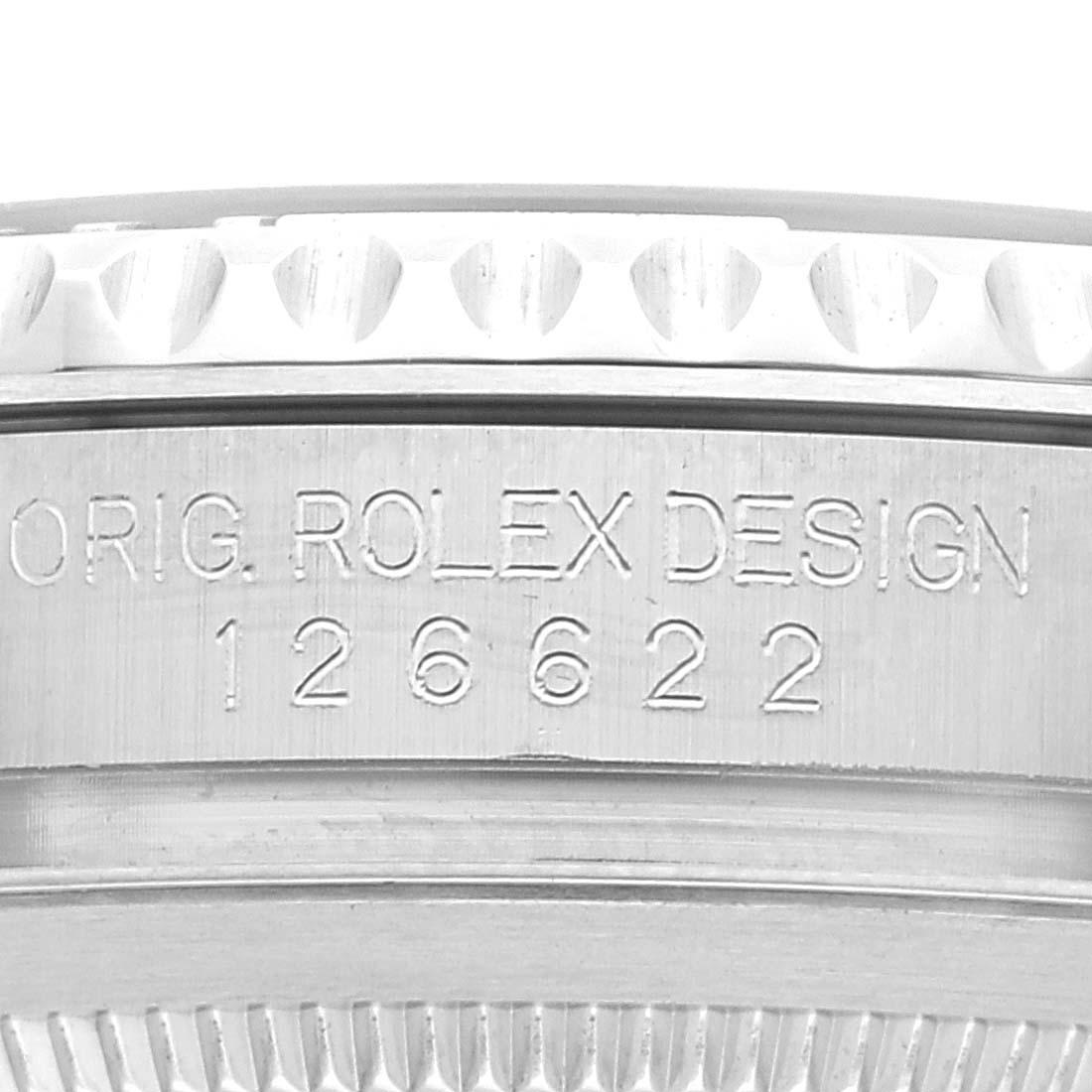 Rolex Yachtmaster Steel Platinum Bezel Rhodium Dial Mens Watch 126622 Box Card. Mouvement automatique à remontage automatique, officiellement certifié chronomètre. Boîtier en acier inoxydable de 40.0 mm de diamètre. Logo Rolex sur la couronne.