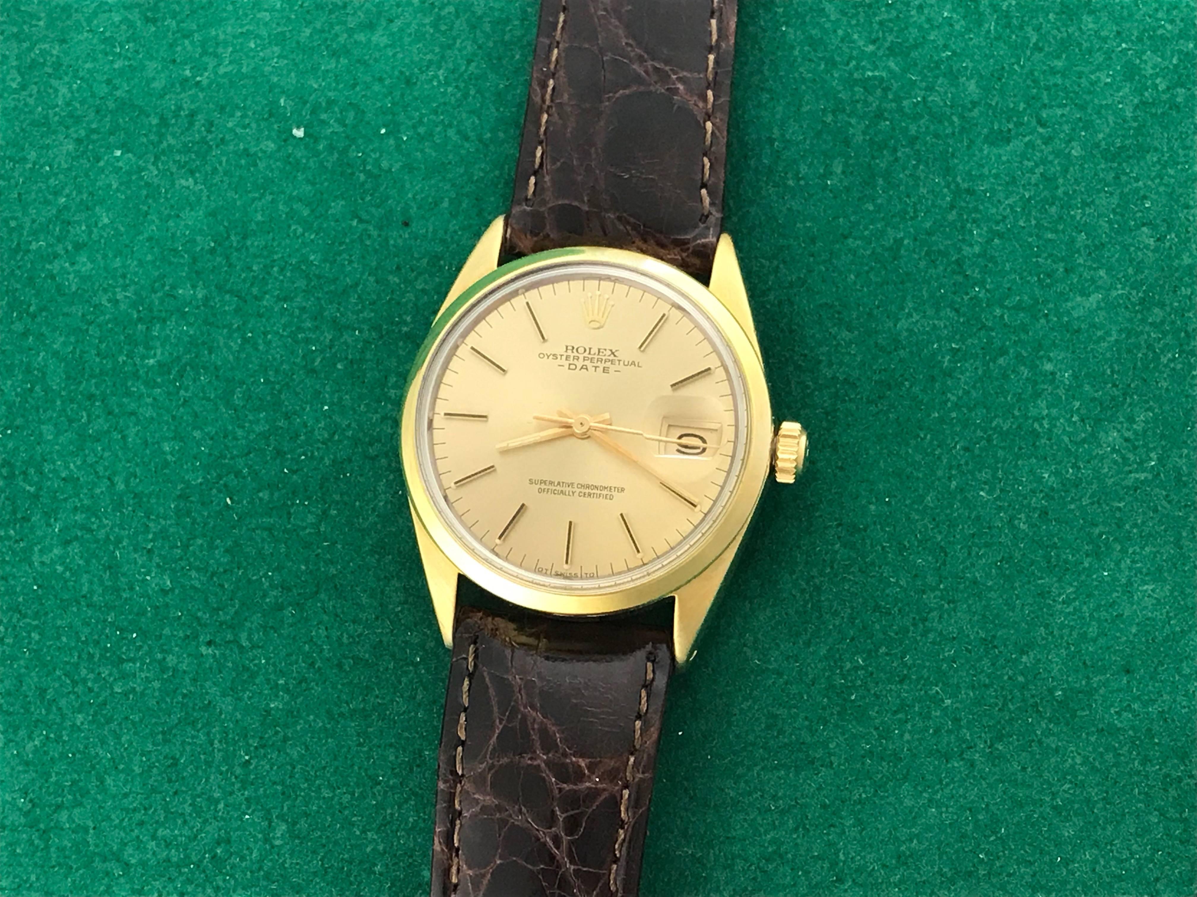 Reloj de pulsera automático Rolex de oro amarillo con fecha Ref 1550 Contemporáneo