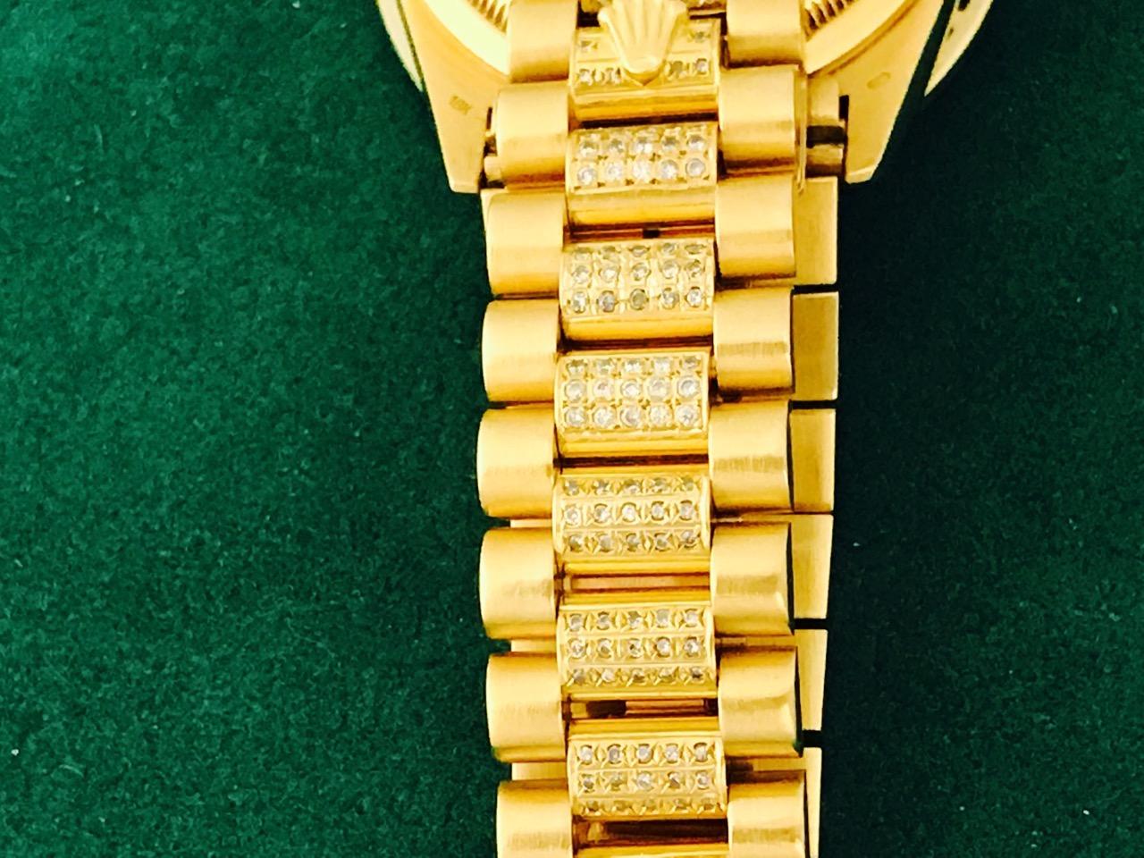 Rolex Yellow Gold President Day-Date Oyster Automatic Wristwatch Ref 18238 In Excellent Condition For Sale In Dallas, TX