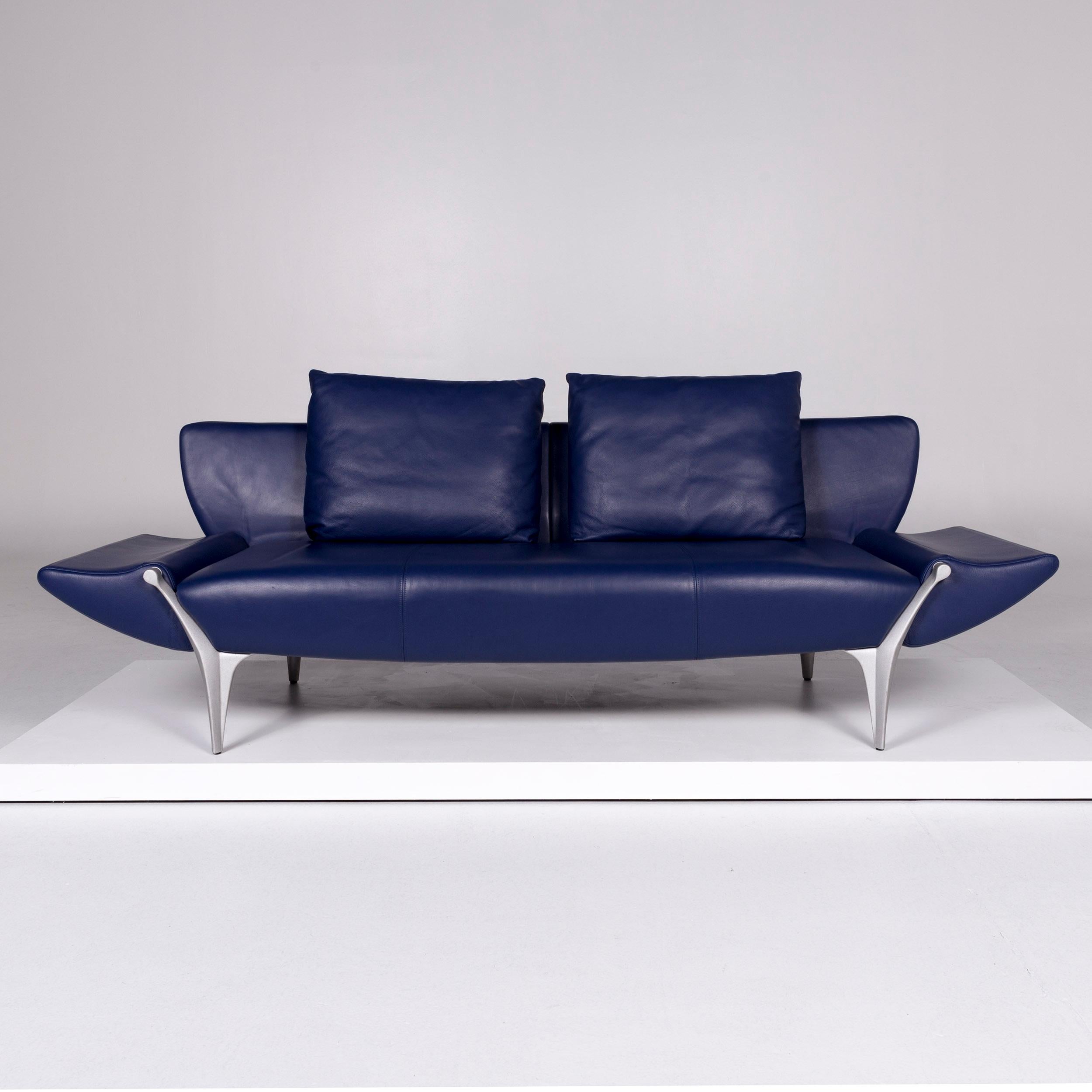 We bring to you a Rolf Benz 1600 Leder sofa Blau Zweisitzer couch

Product measurements in centimetres:
 
Depth 97
Width 199
Height 76
Seat-height 41
Rest-height 42
Seat-depth 46
Seat-width 160
Back-height 36.
 