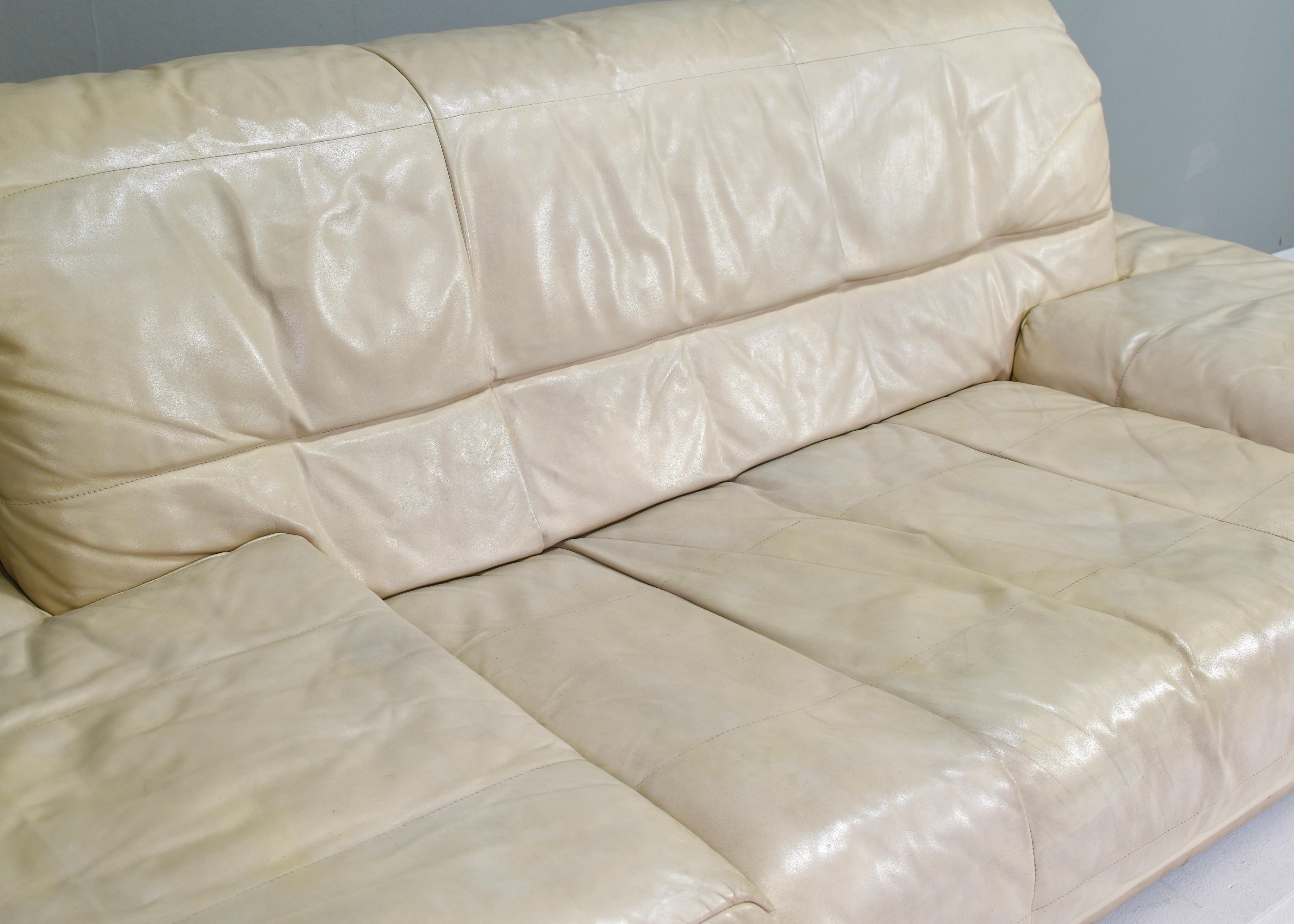 Rolf Benz 2-seat sofa in Ivory Cream White Leather – Germany, circa 1980-1990 For Sale 9