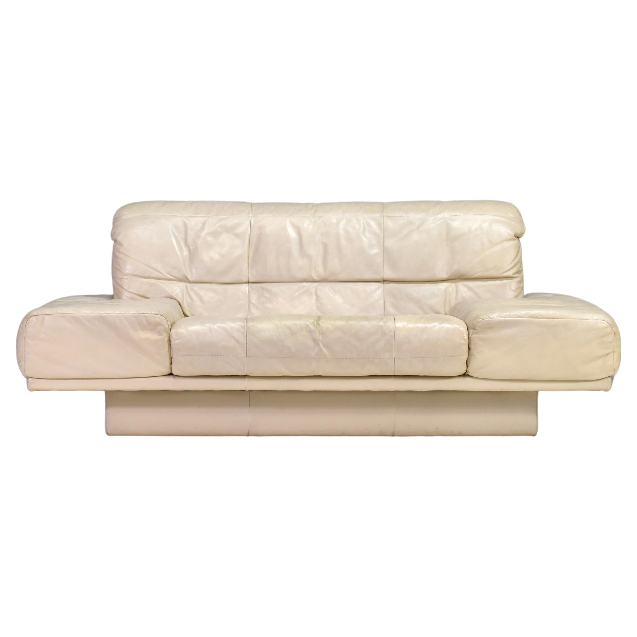 Rolf Benz 2-seat sofa in Ivory Cream White Leather – Germany, circa 1980-1990 For Sale