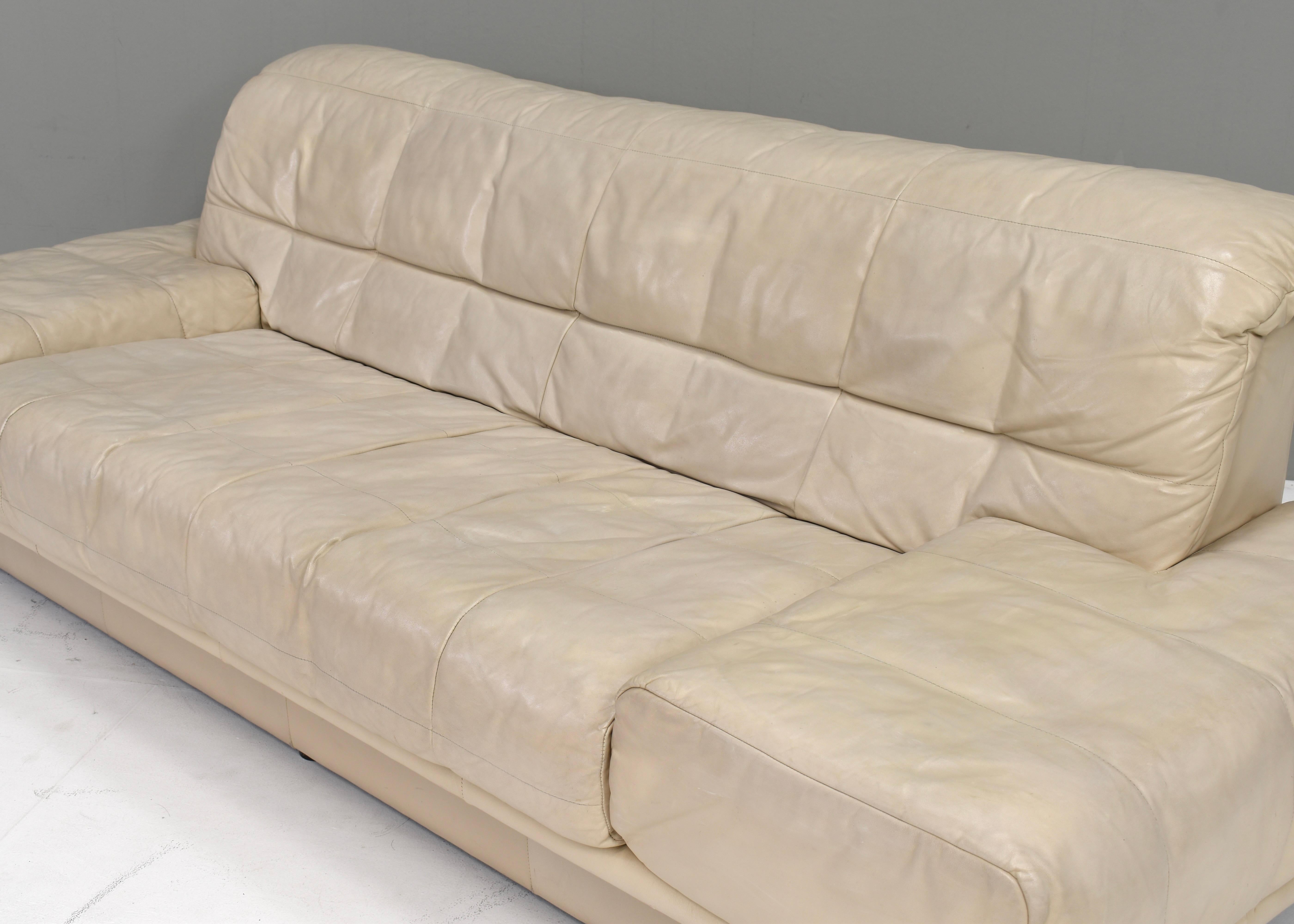Rolf Benz 3-seat sofa in Ivory Cream Leather – Germany, circa 1980-1990 For Sale 5