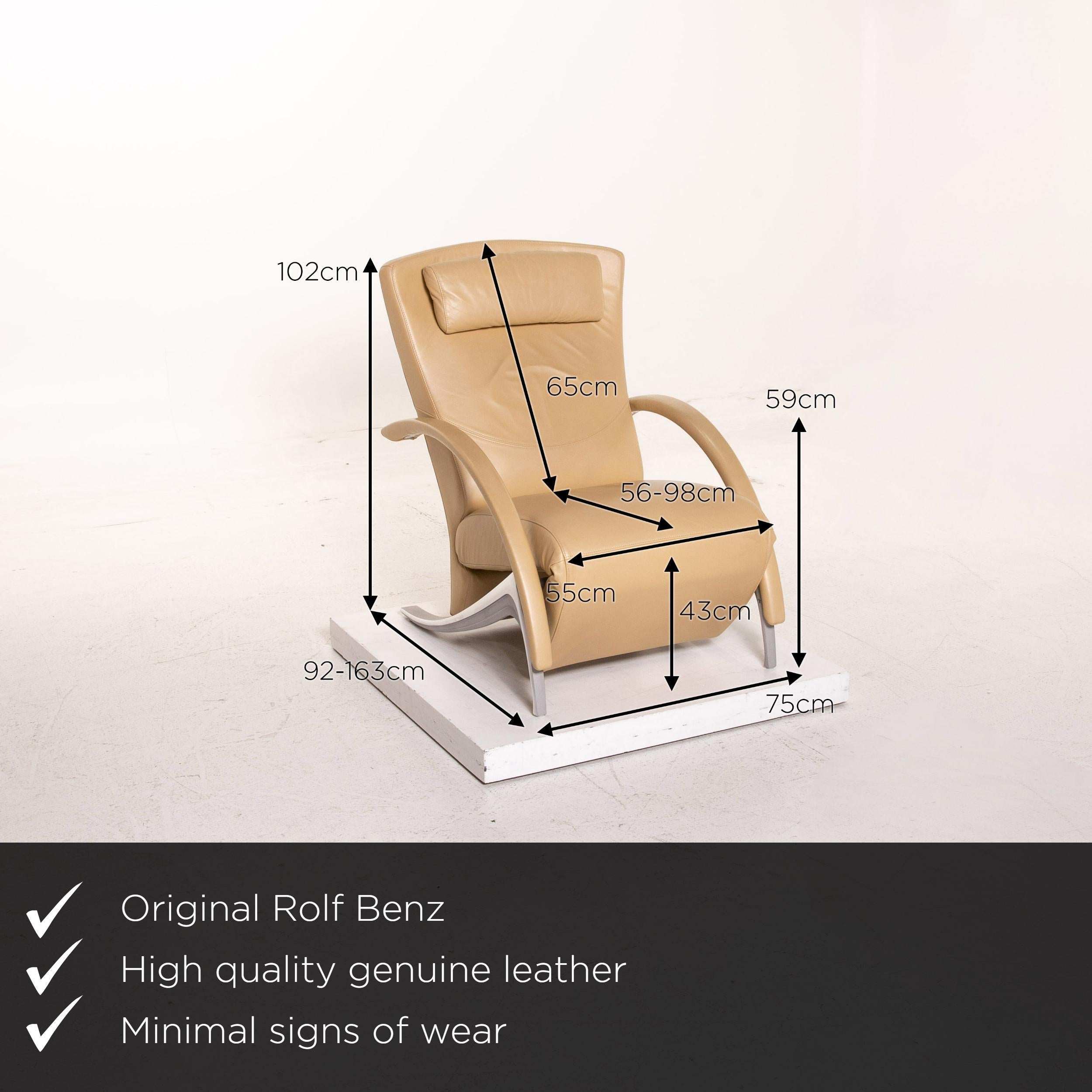 We present to you a Rolf Benz 3100 leather armchair beige relaxation function function relaxation.
 

 Product measurements in centimeters:
 

Depth 92
Width 75
Height 102
Seat height 43
Rest height 59
Seat depth 56
Seat width 55
Back